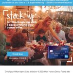 白いバックグラウンドの前に立っている男性のスクリーンショット