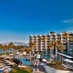 港に停泊中の建物