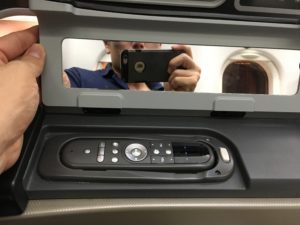 オーブンの中にある携帯電話