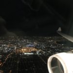 夜に光っている電子