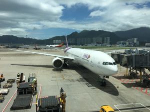 空港で駐車した飛行機