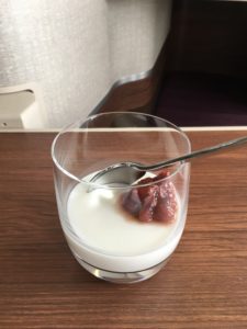 カップに入った飲み物