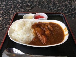 皿の上の食べ物