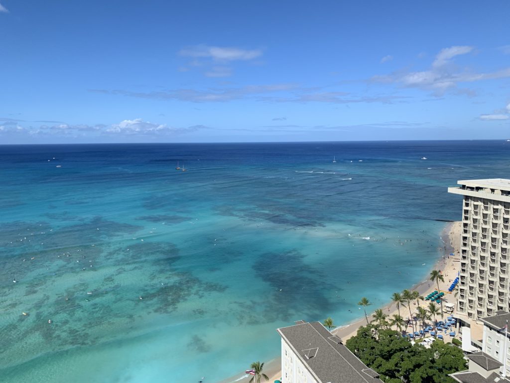 海に浮かぶ島