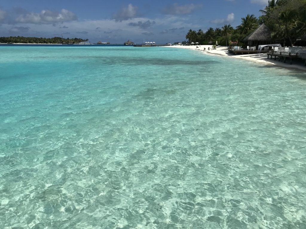 海に浮かぶ島