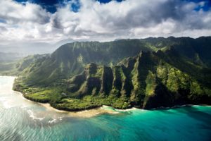 山と湖の風景