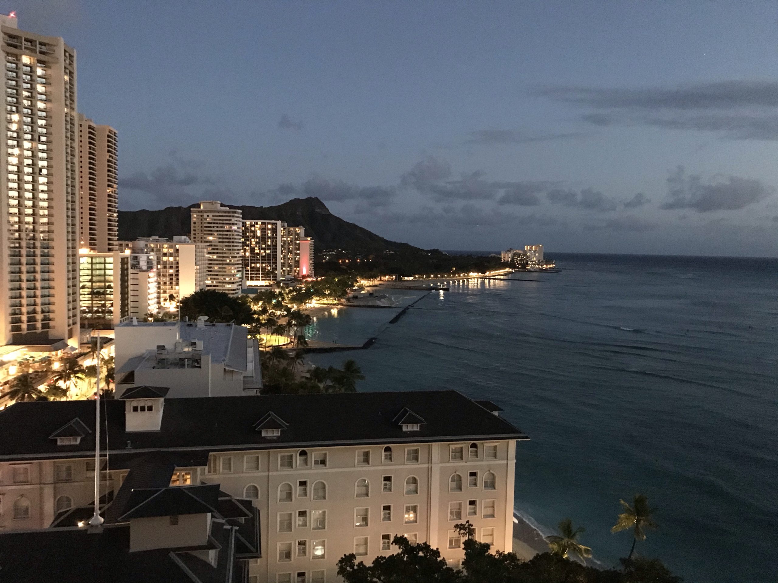 夜の街の風景
