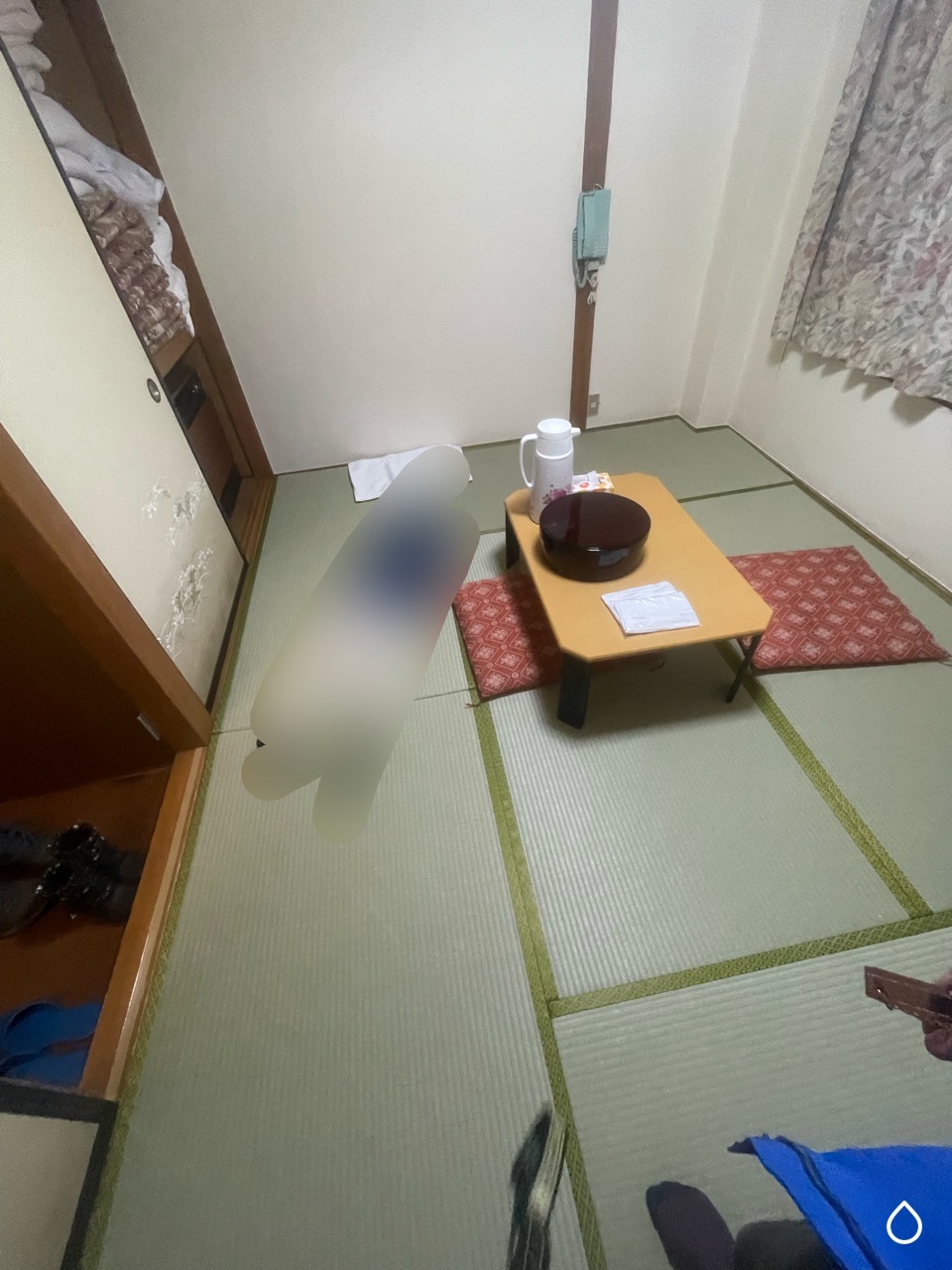 部屋の隅に置かれている