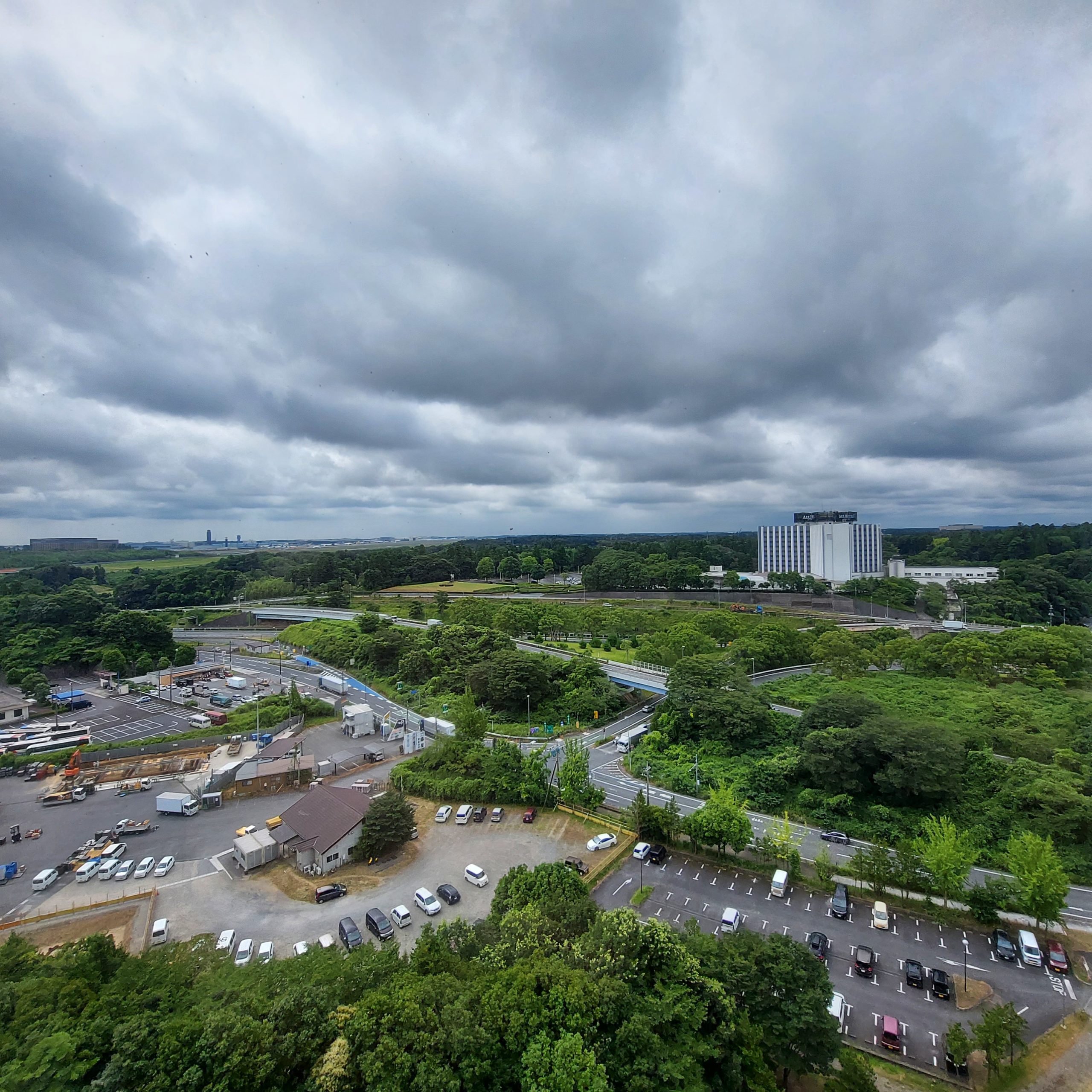 雲の間にある川