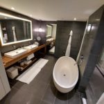 モダンなバスルーム