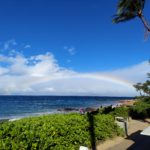 海のそばのベンチ