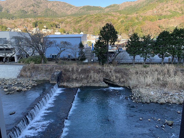 川と橋と山