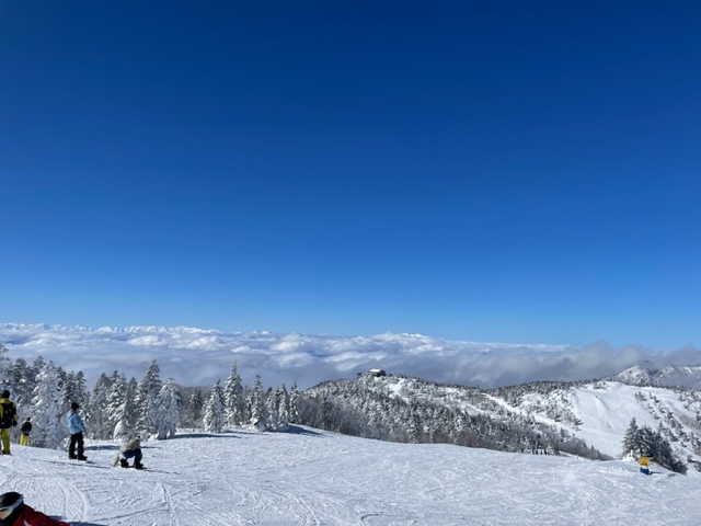 スキー場のゲレンデ