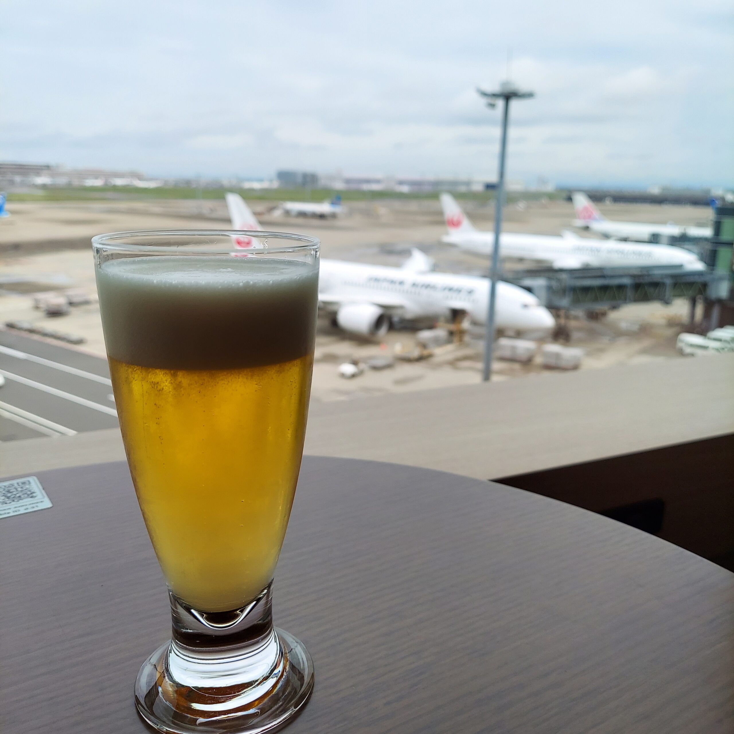ビールの入ったグラス