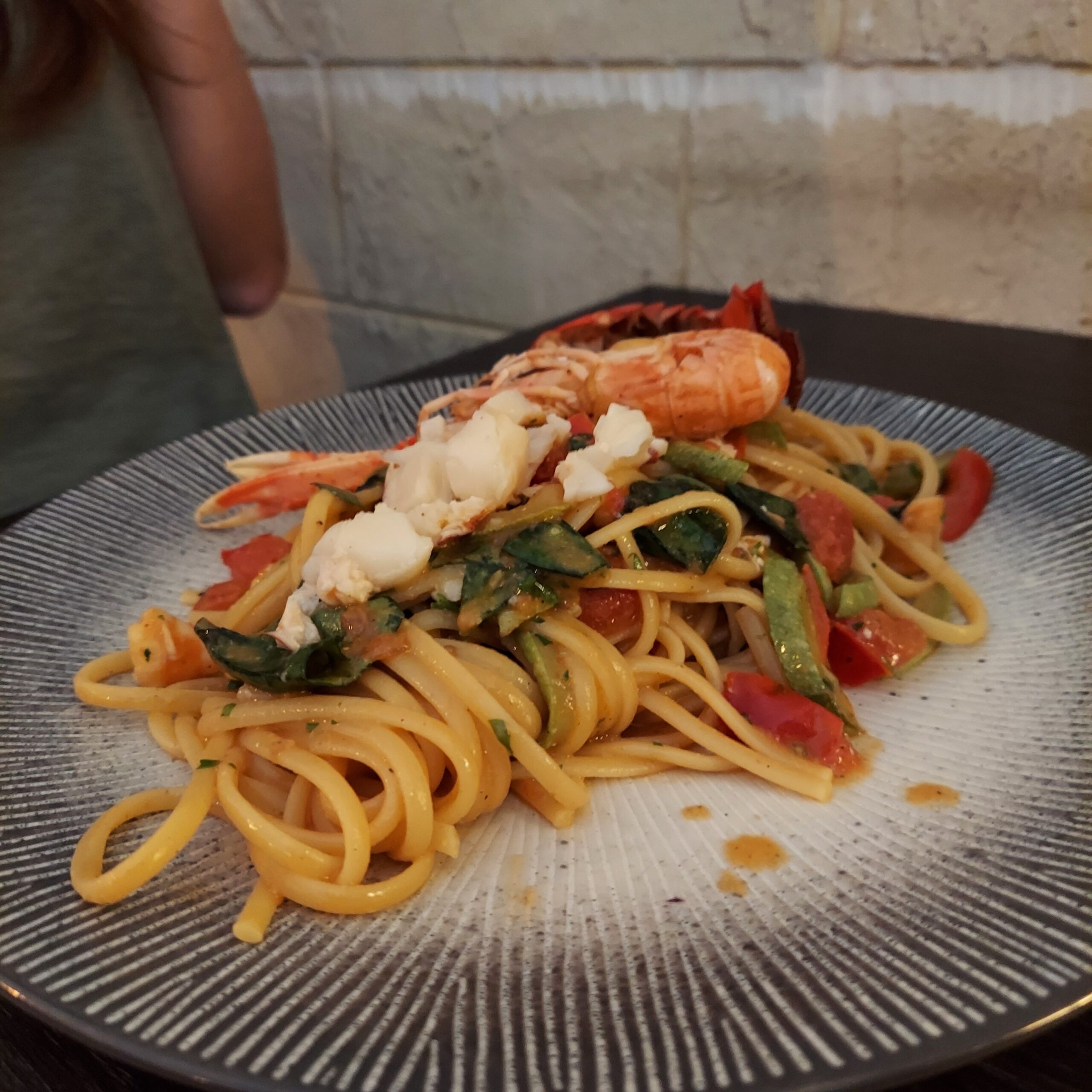 皿の上にあるパスタ
