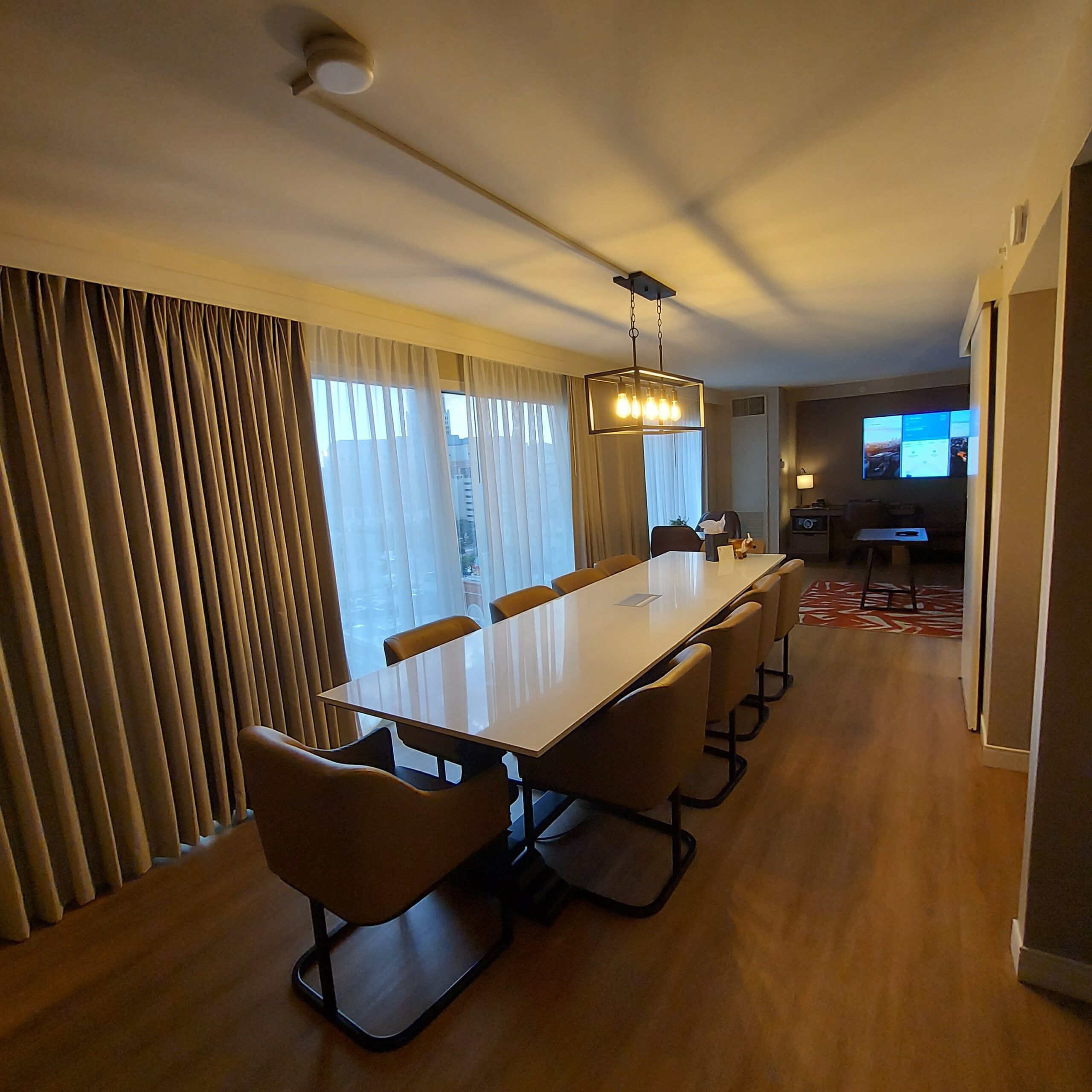 部屋に備えている色々な家具