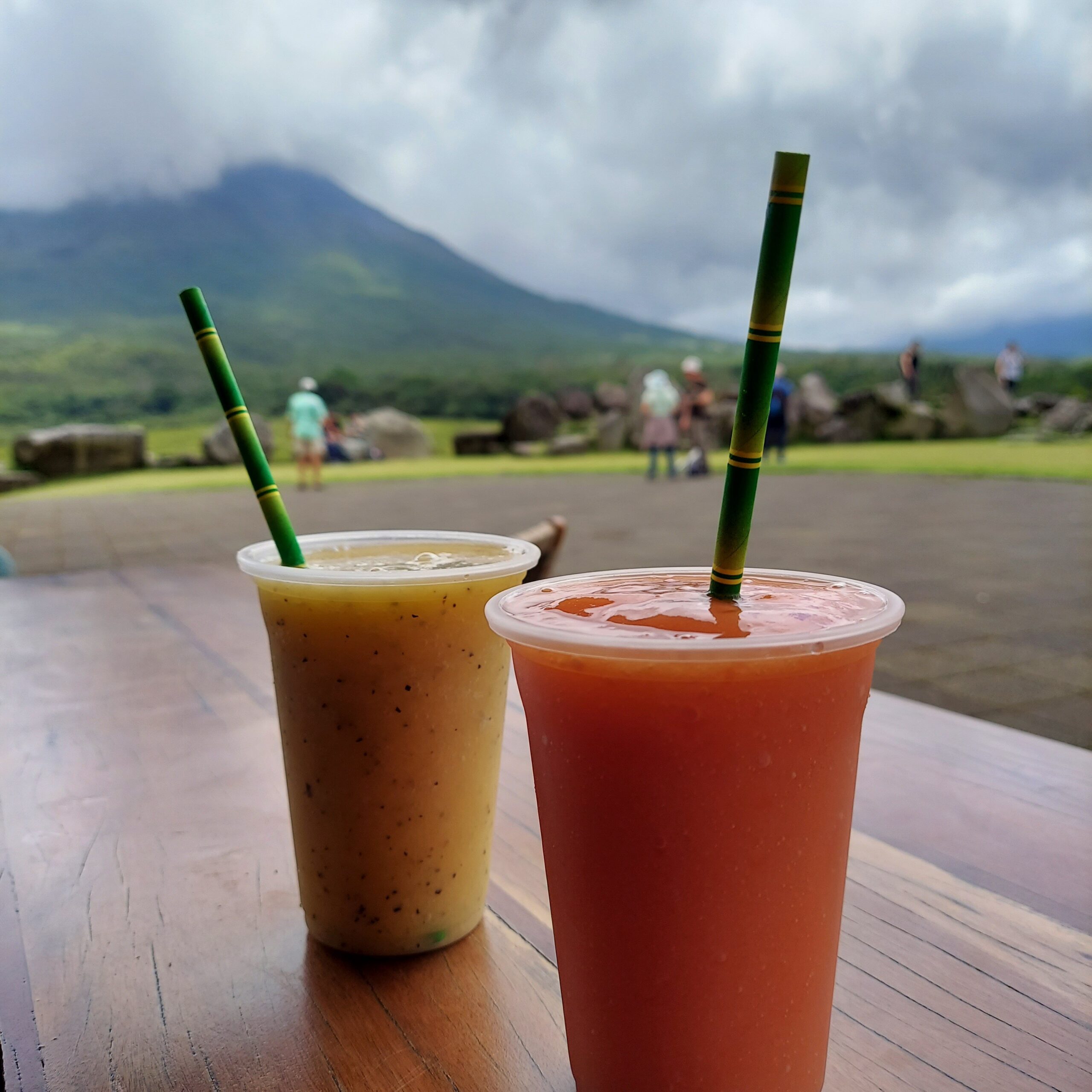 カップに入った飲み物