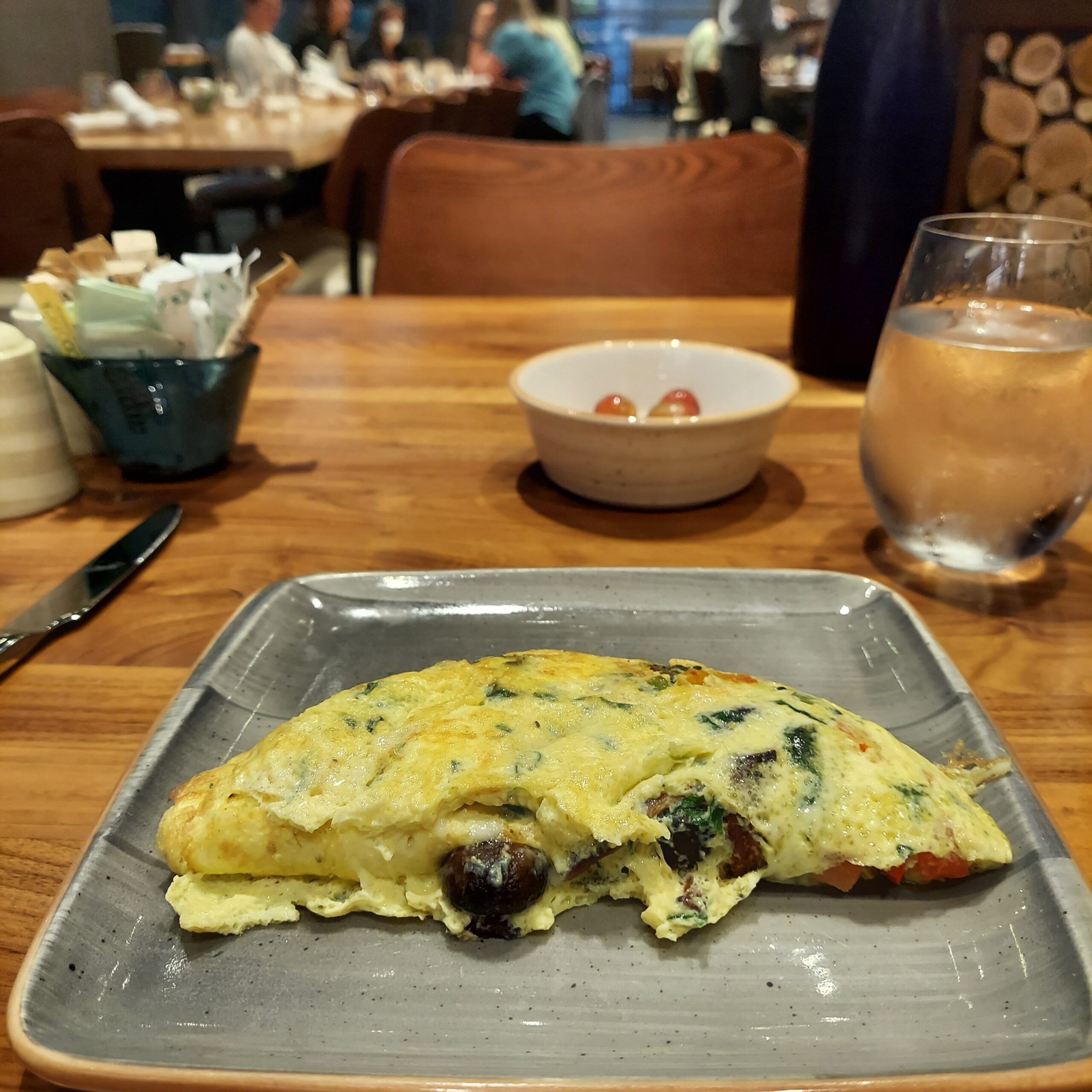 テーブルの上の食事