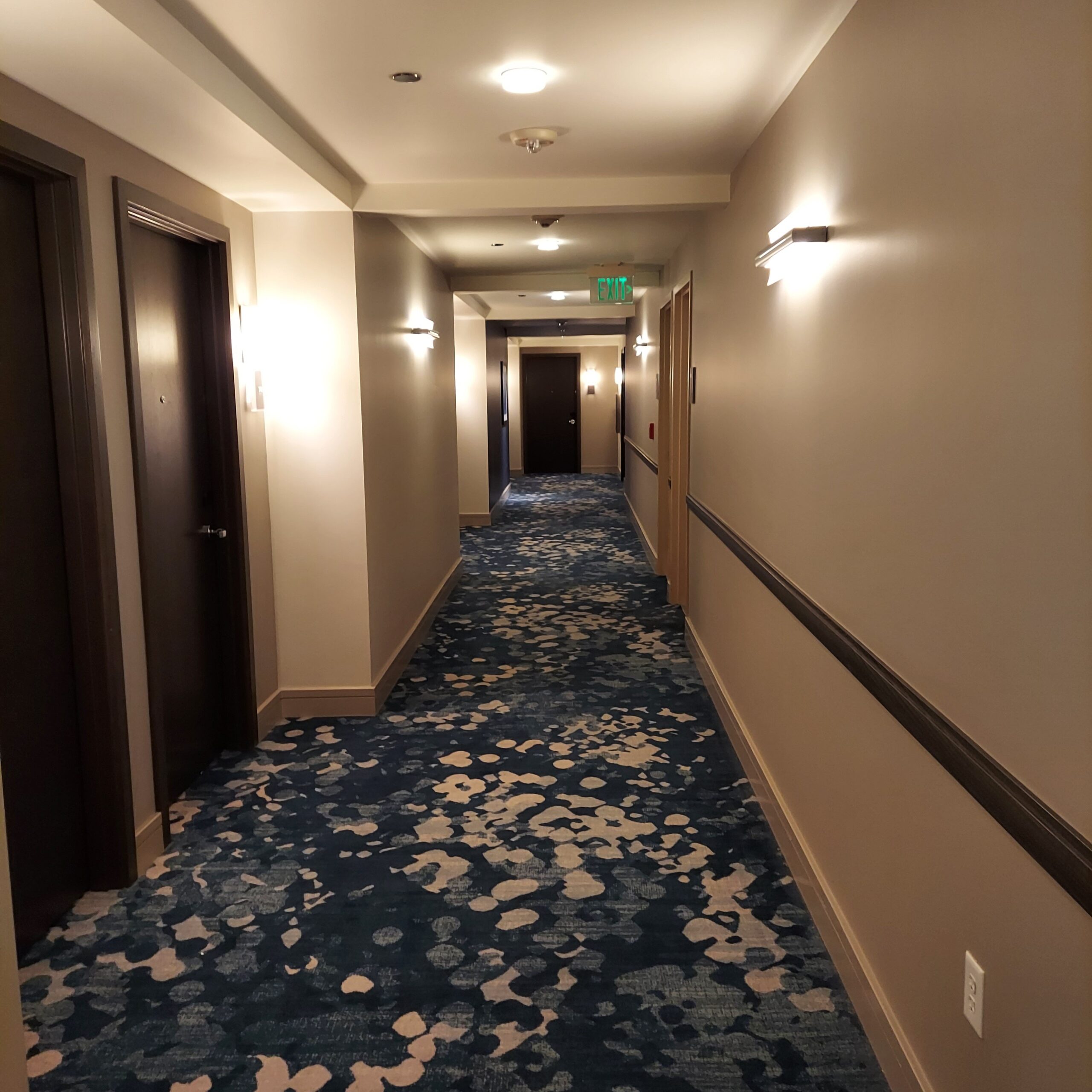 床に置かれている部屋