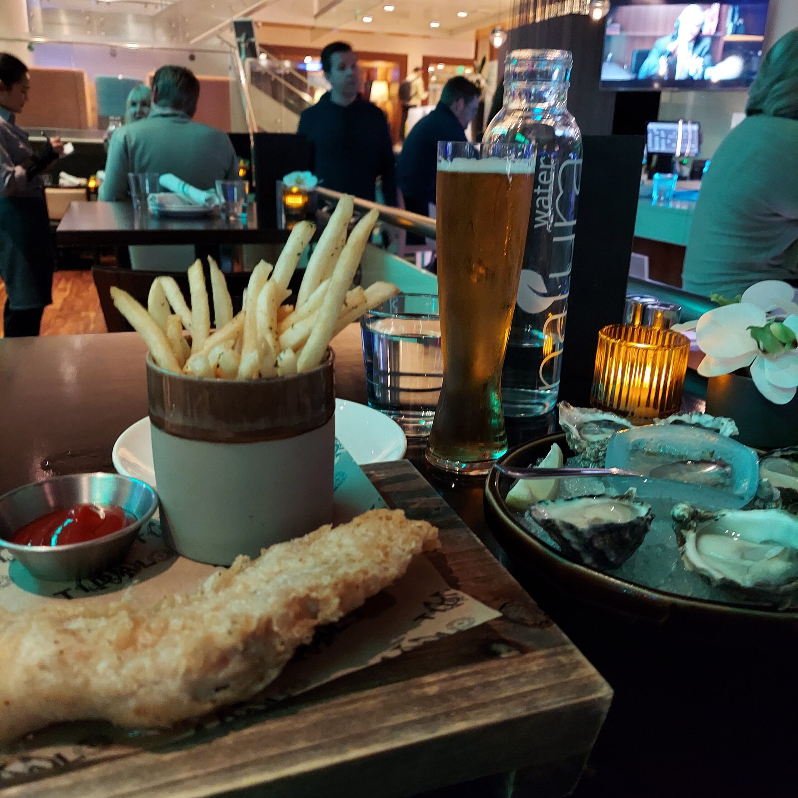 テーブルの上の食べ物