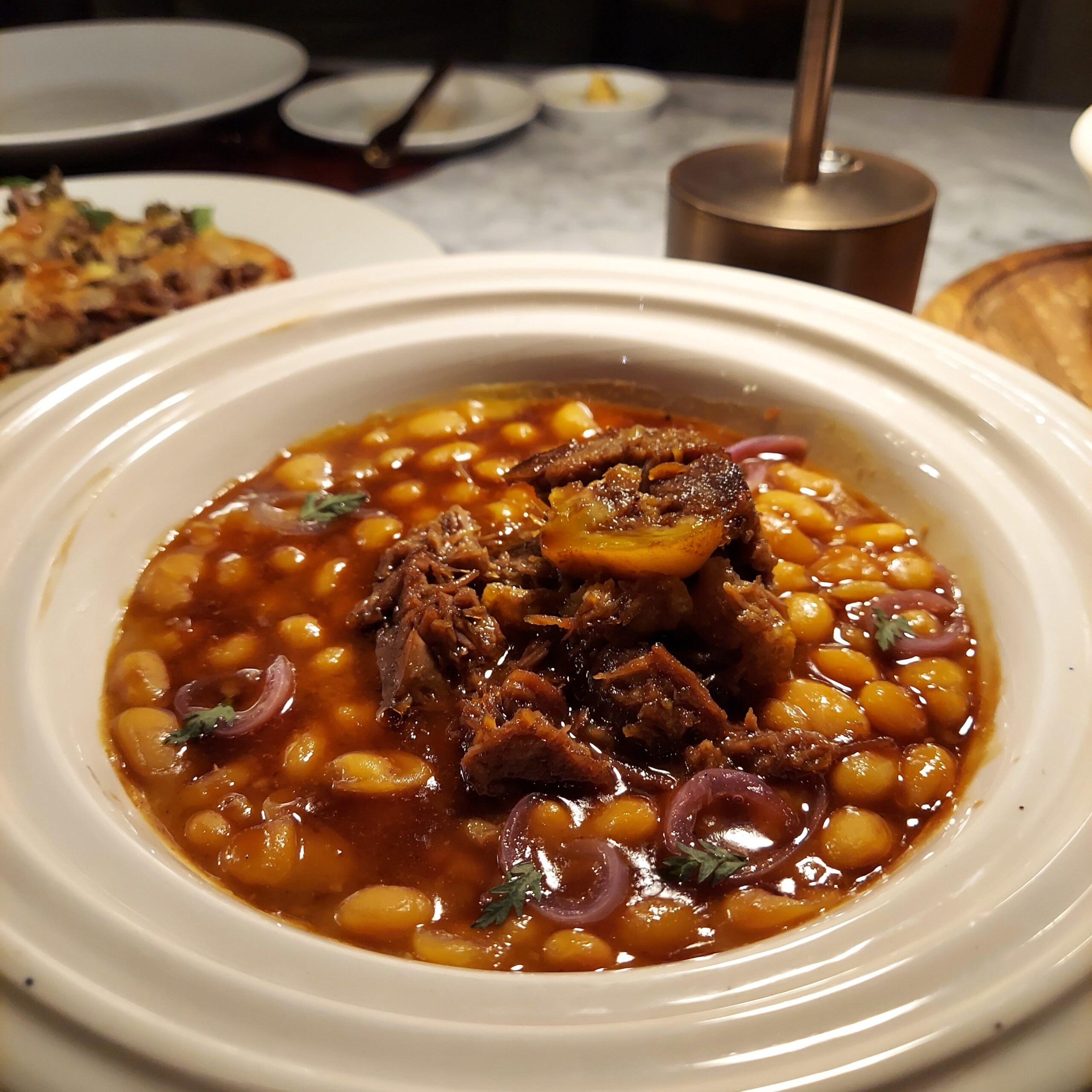 皿に盛られた料理