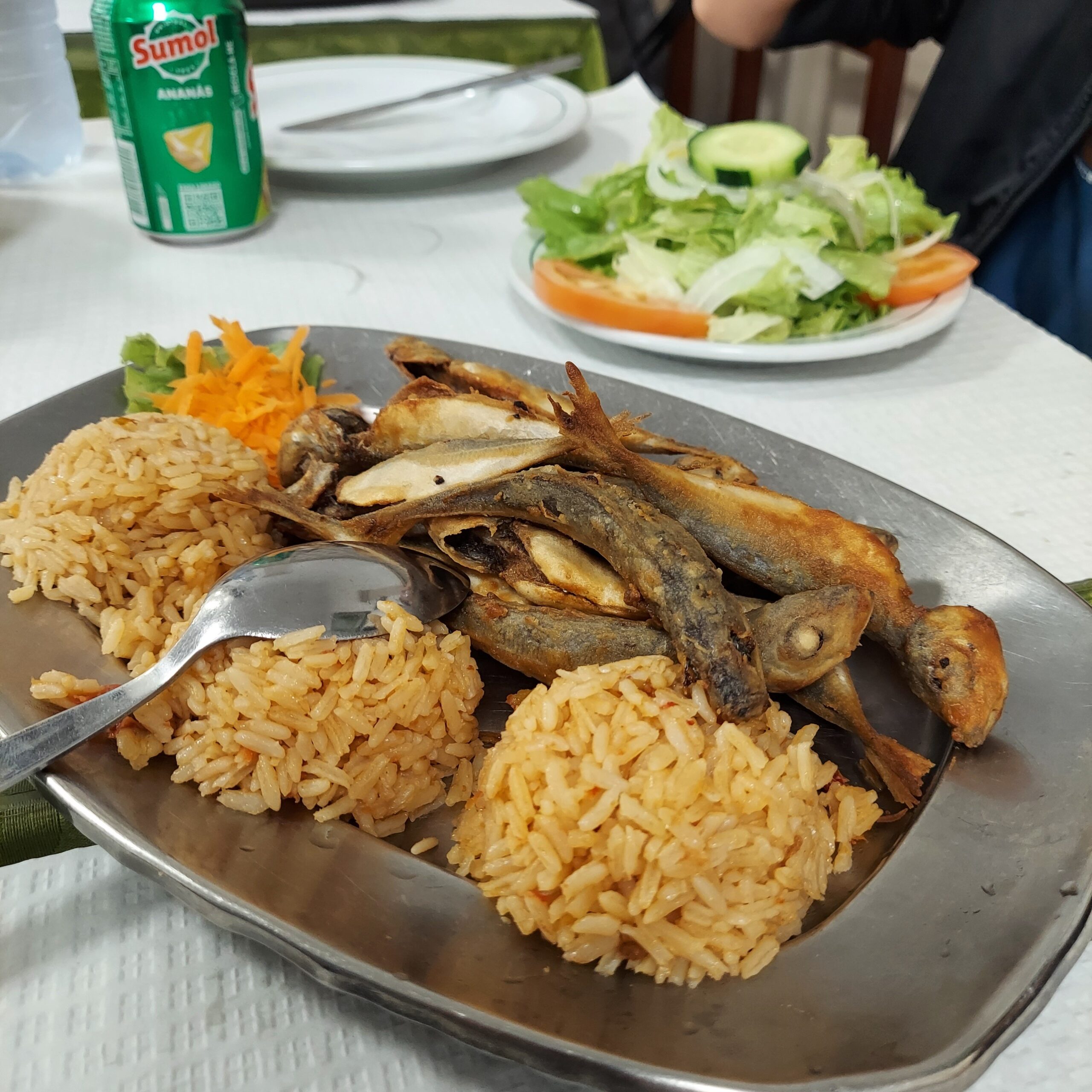 皿に盛られた料理