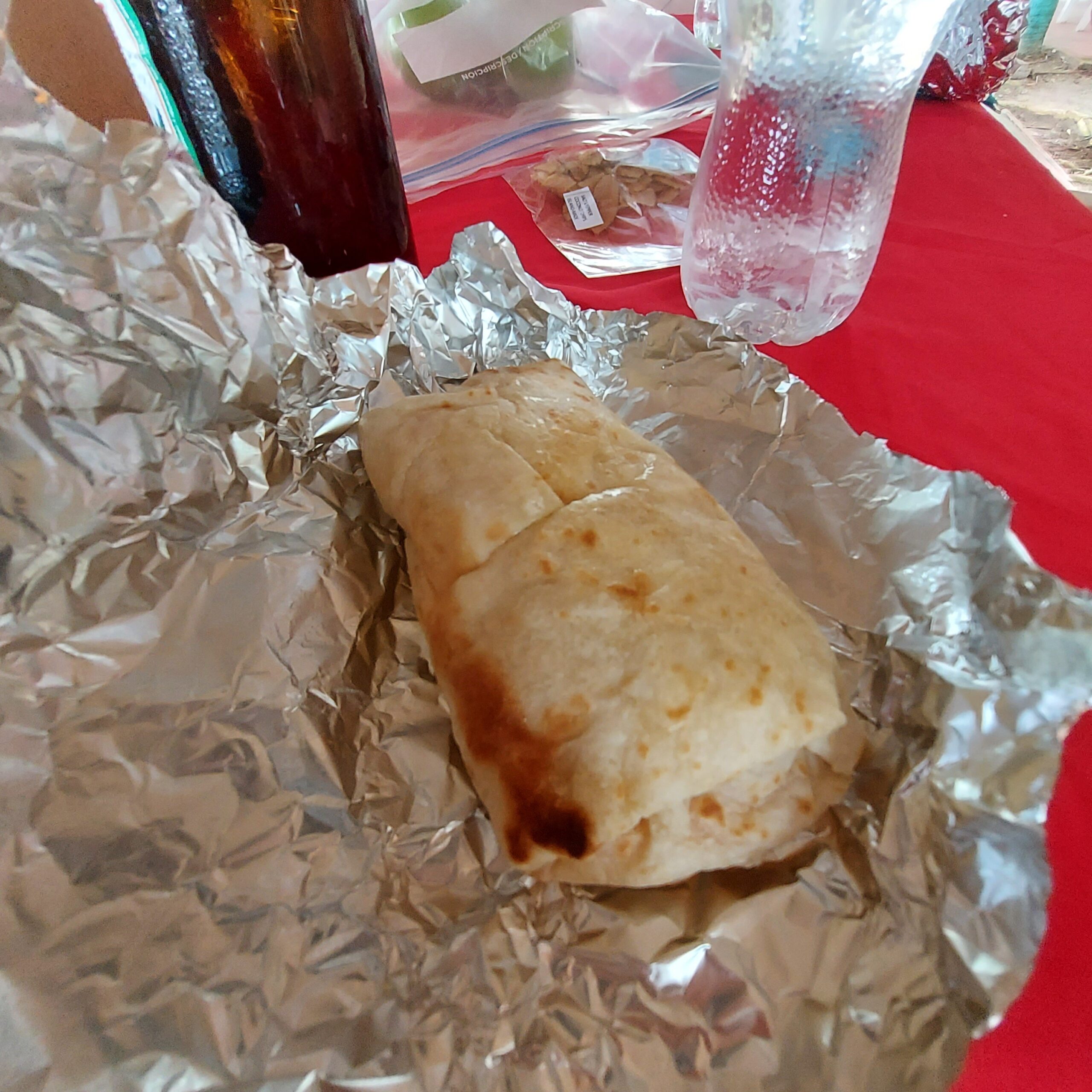 紙の上の食べ物