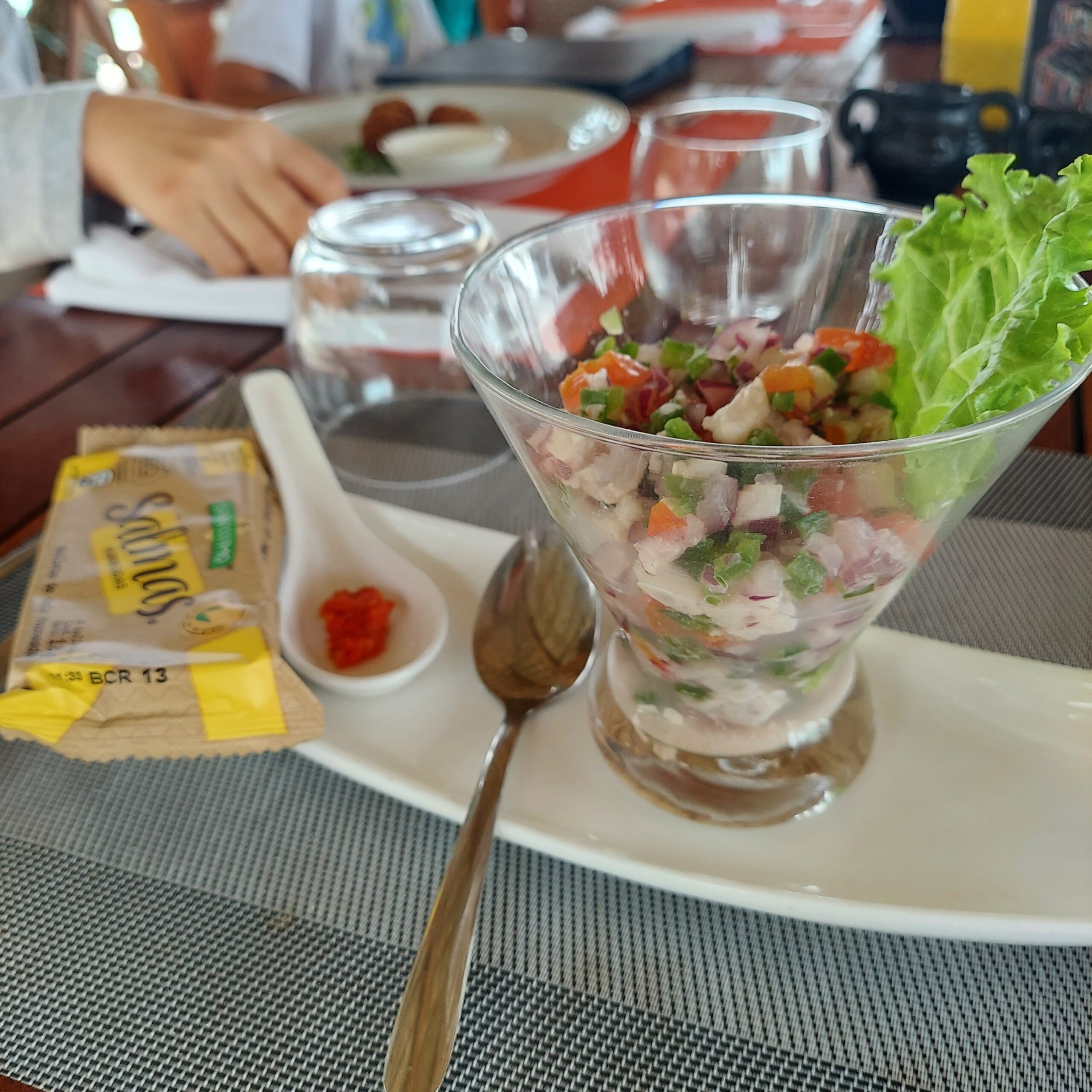 テーブルの上の食べ物