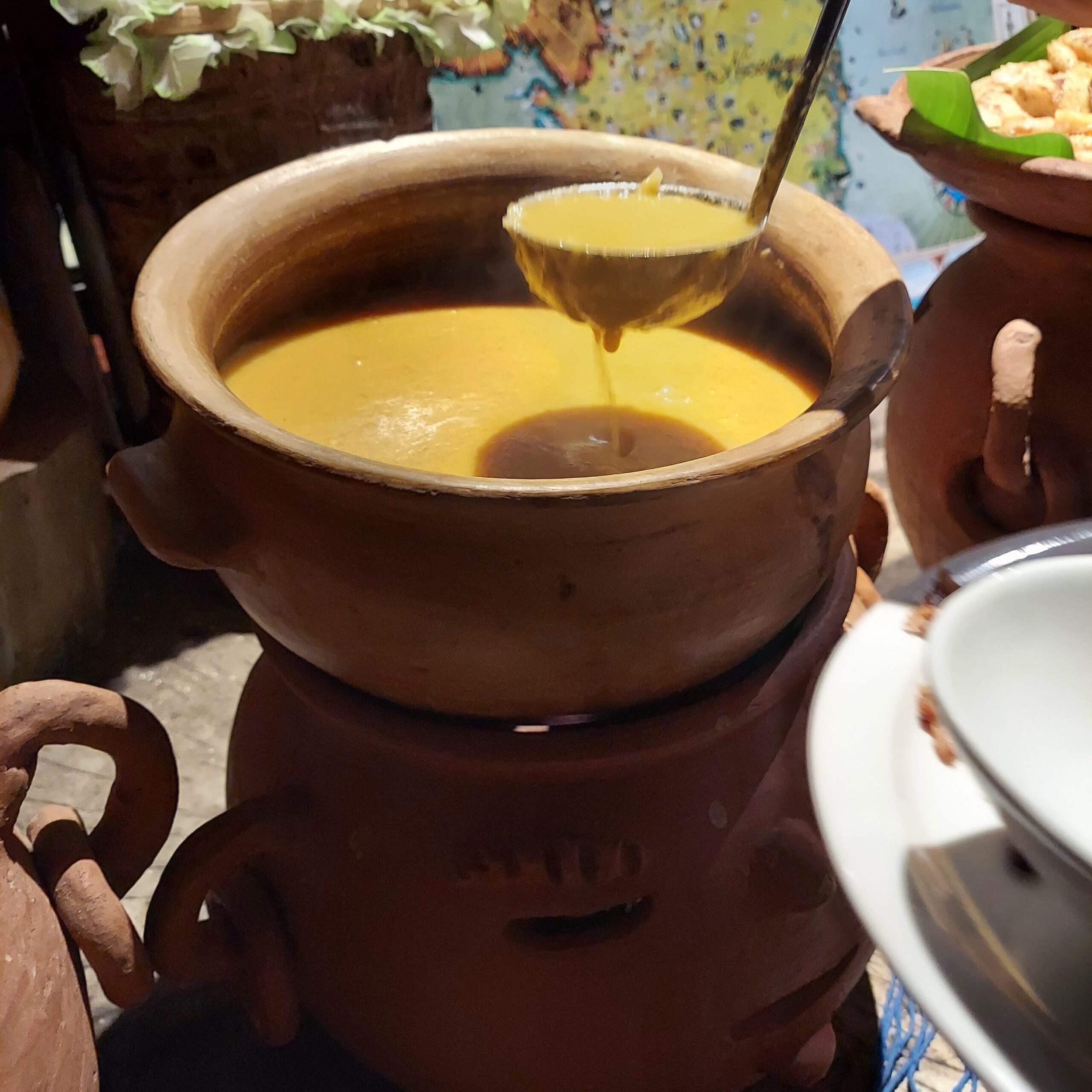 テーブルの上にあるコーヒー