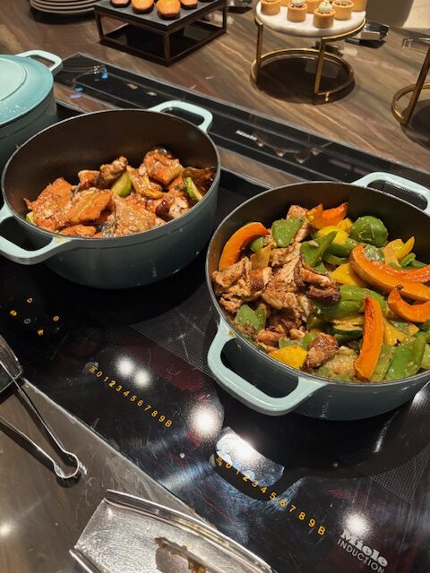 テーブルの上の料理
