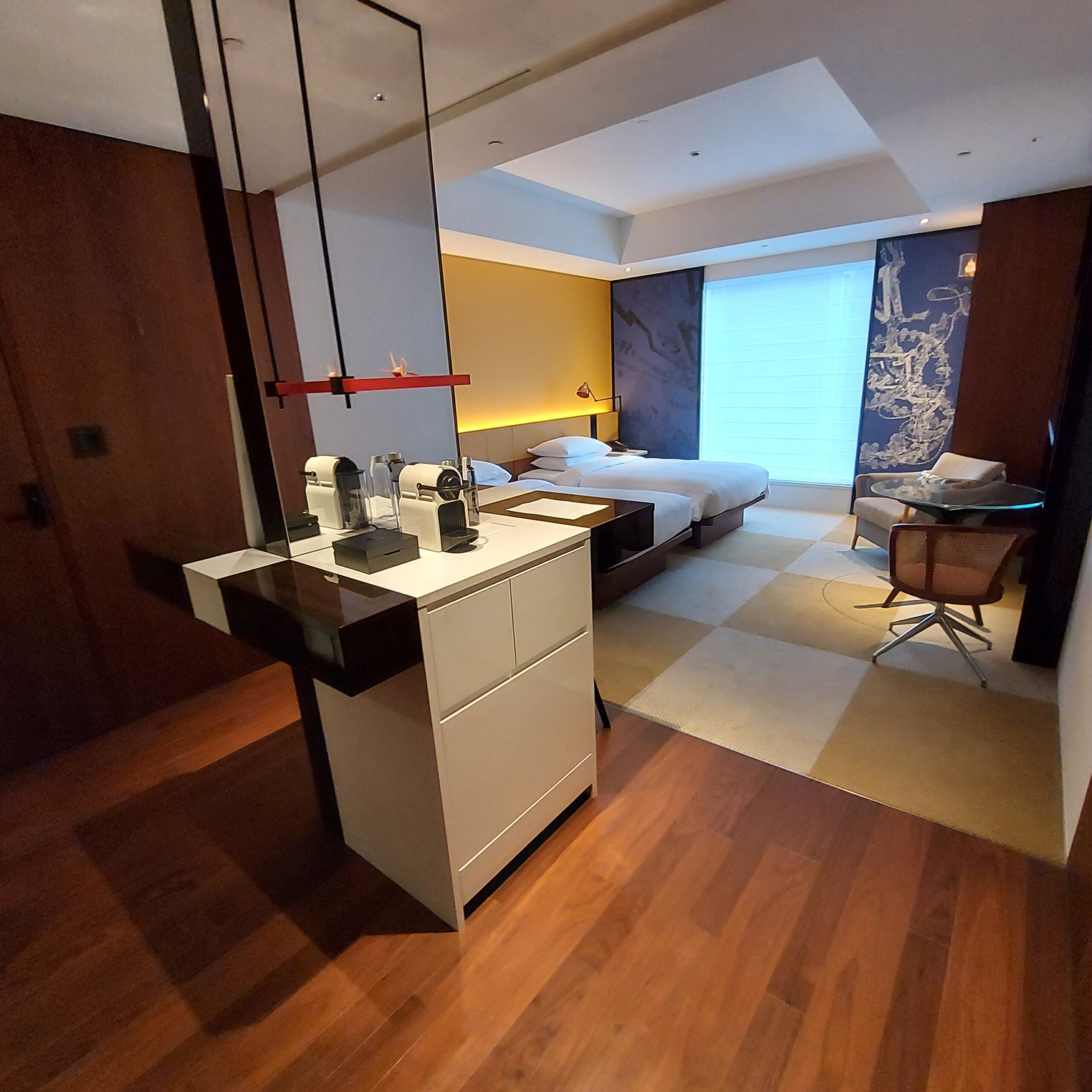 床に置かれている部屋