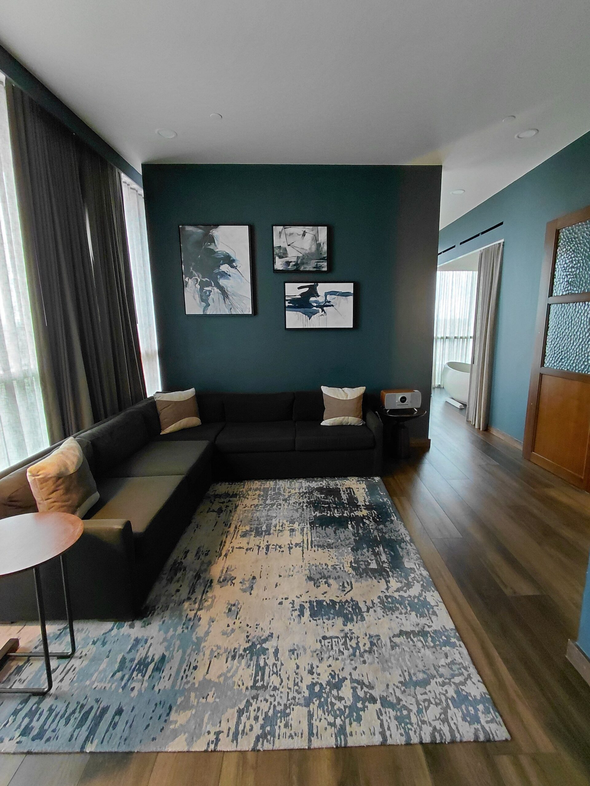 部屋に備えている色々な家具