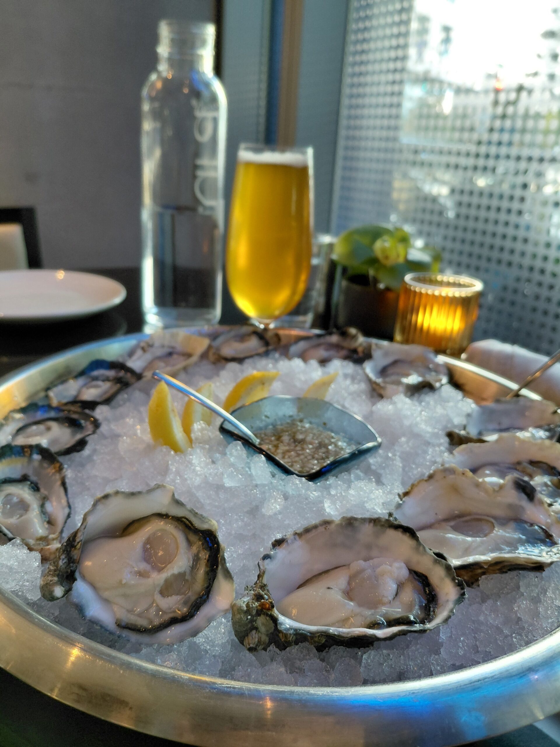 皿の上の食べ物