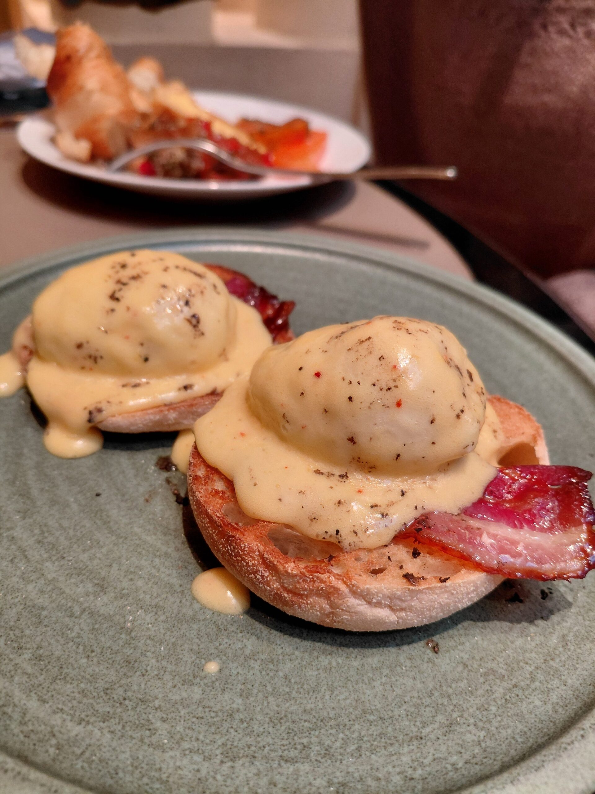 皿の上の食べ物