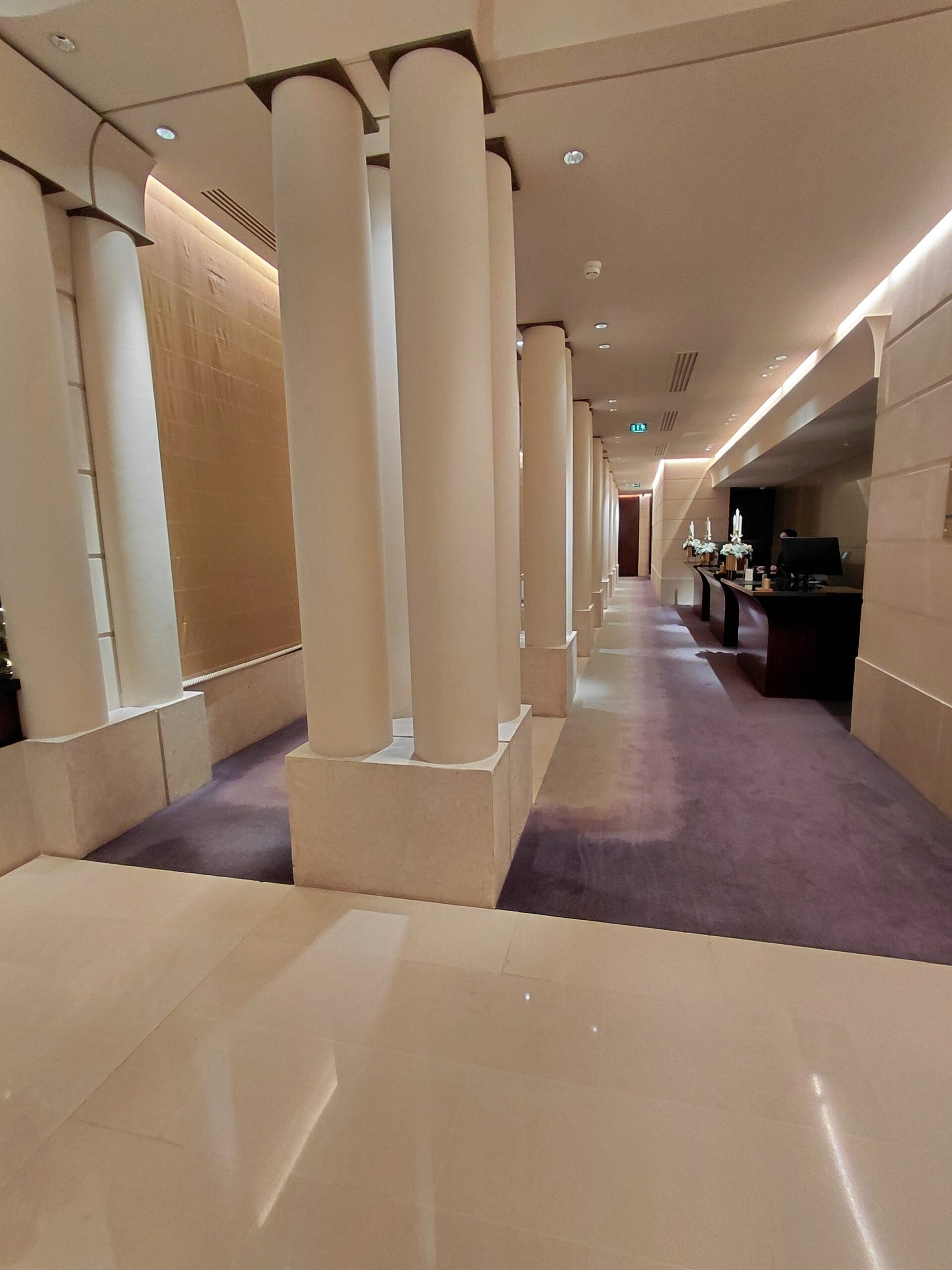 床に置かれている部屋