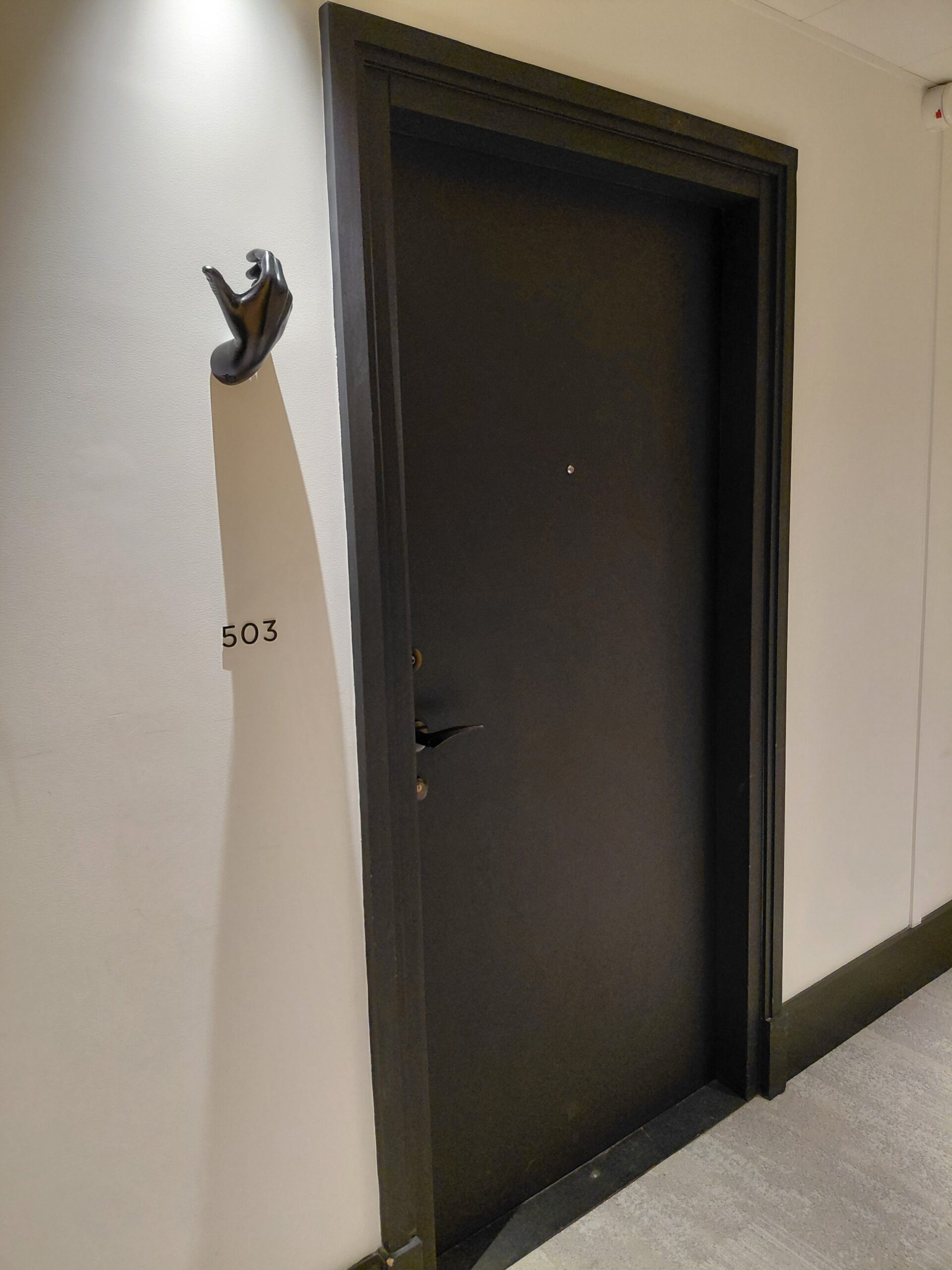 ドアが開いている