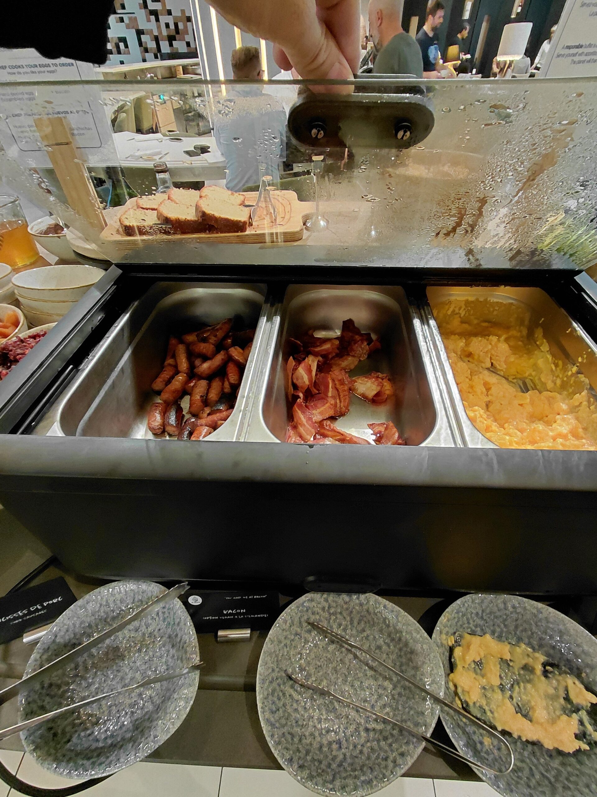 フライパンの中のドーナツ