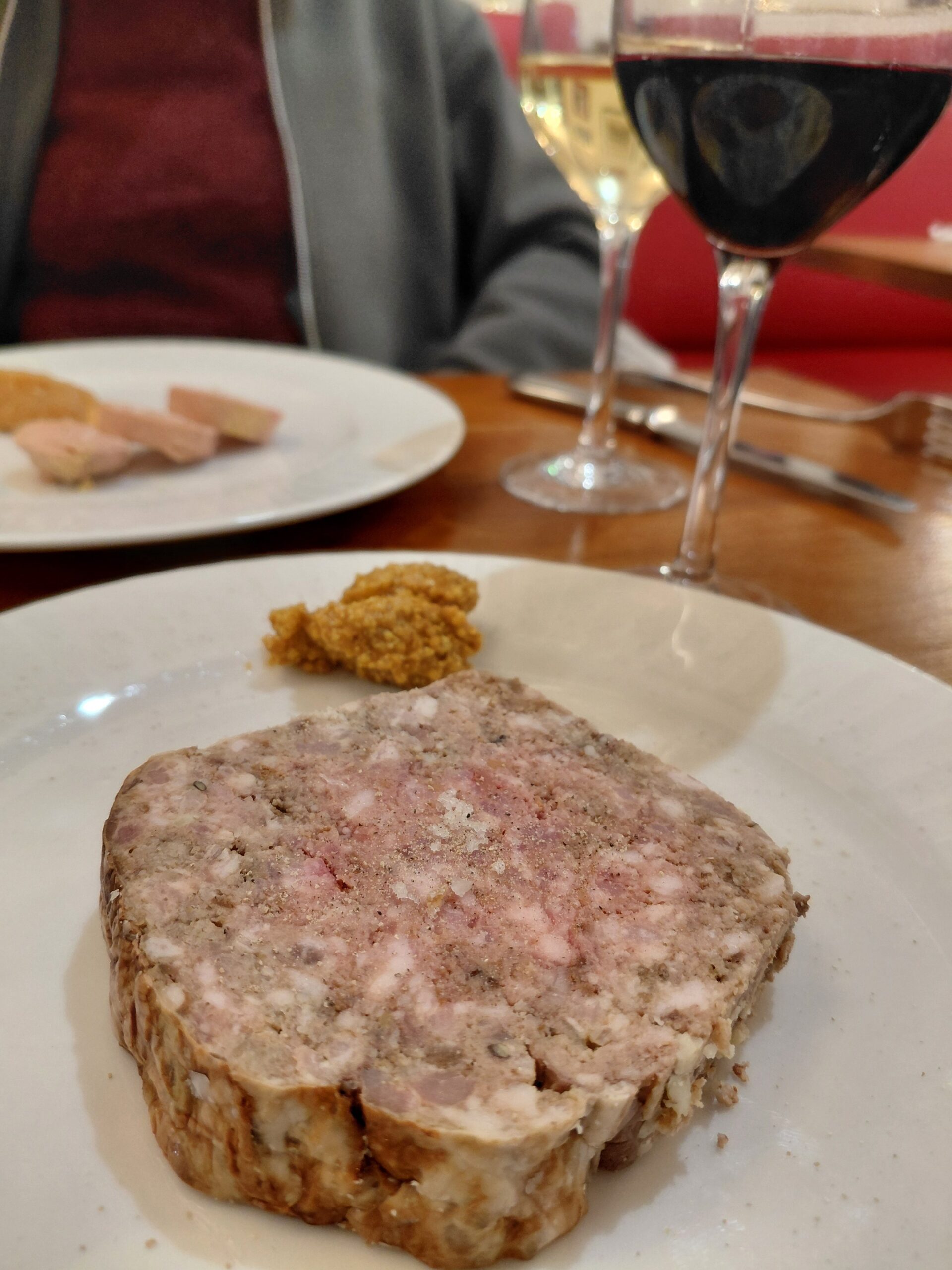 皿の上の食べ物