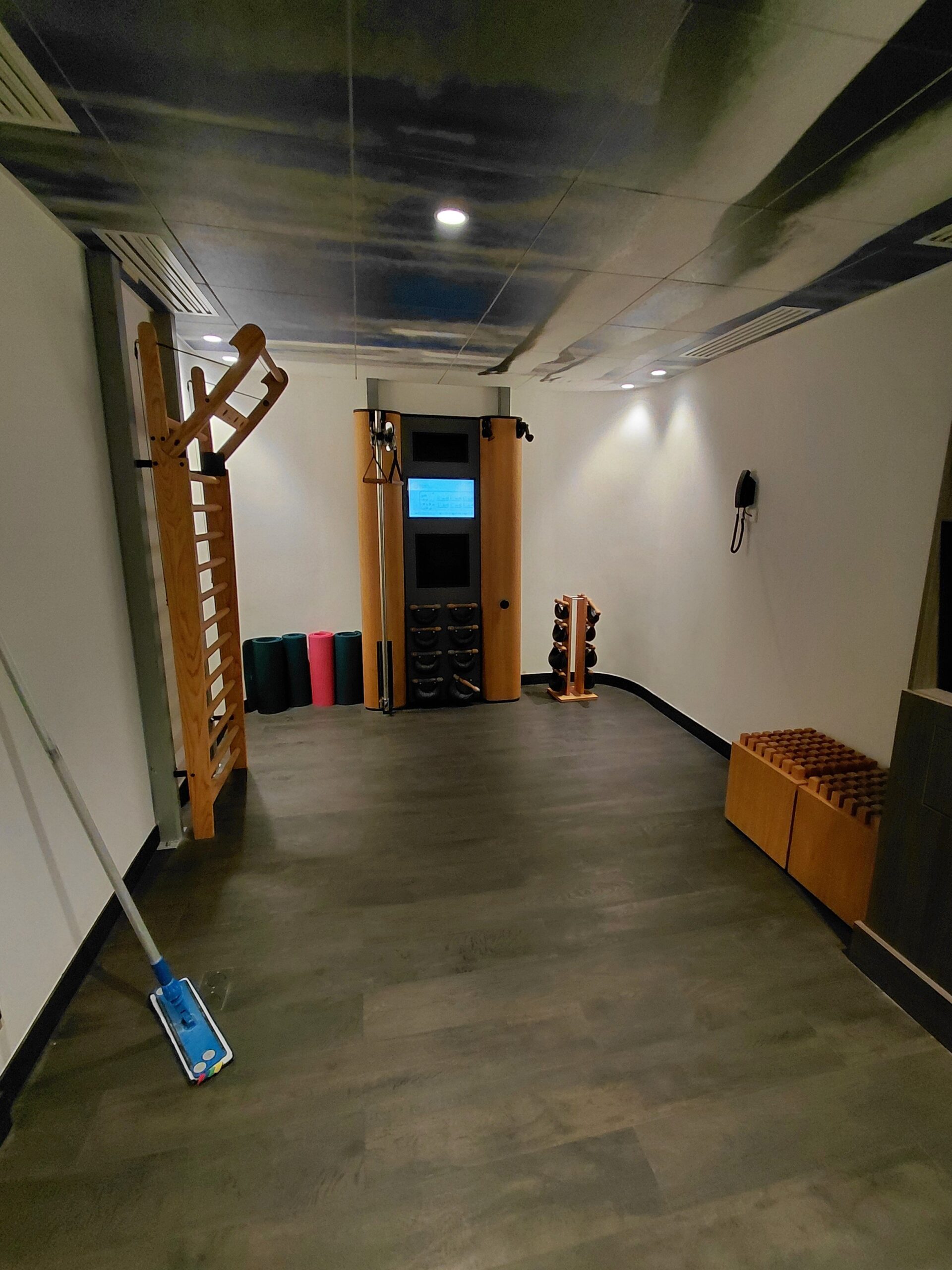 床に置かれている部屋