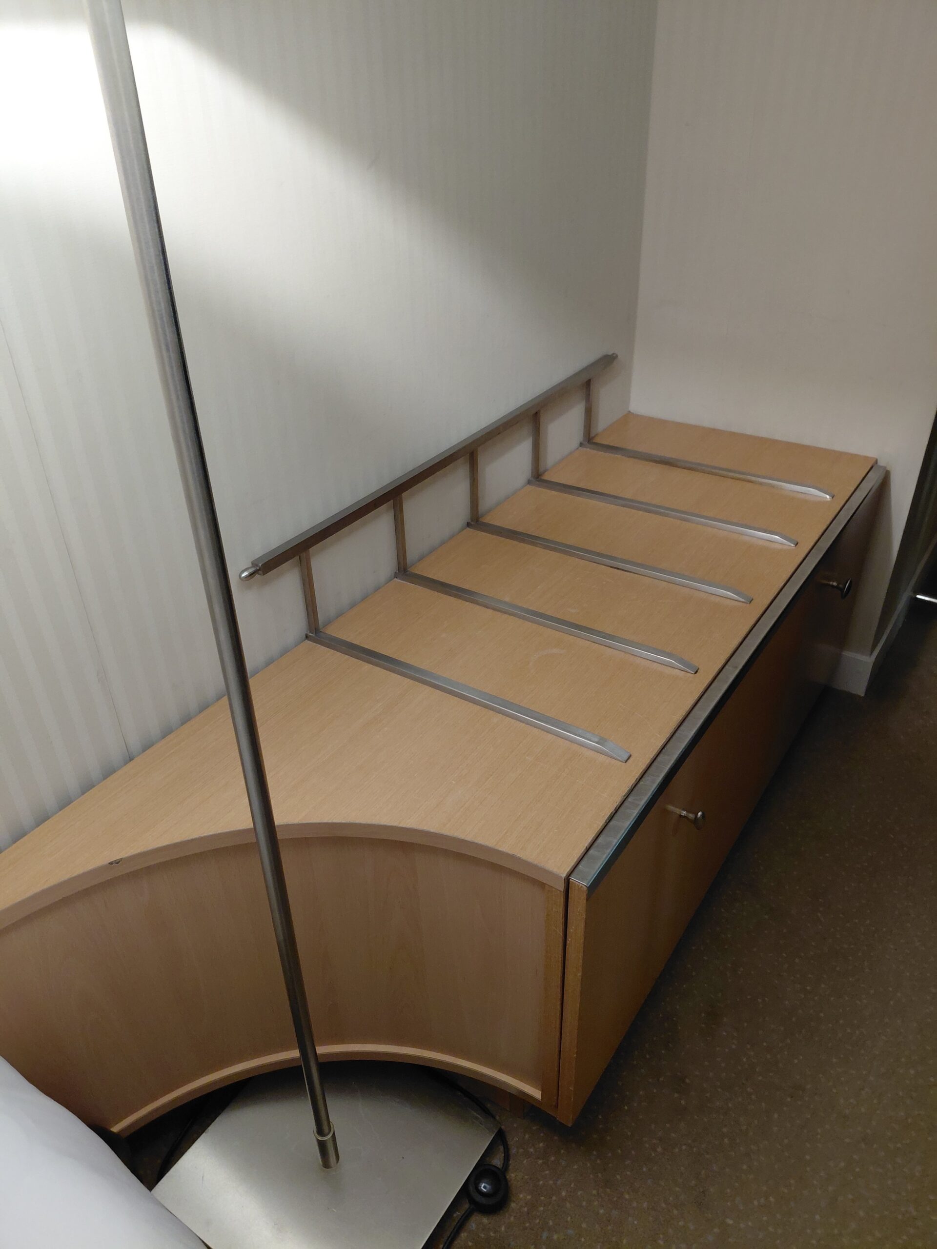 部屋の隅に置かれている