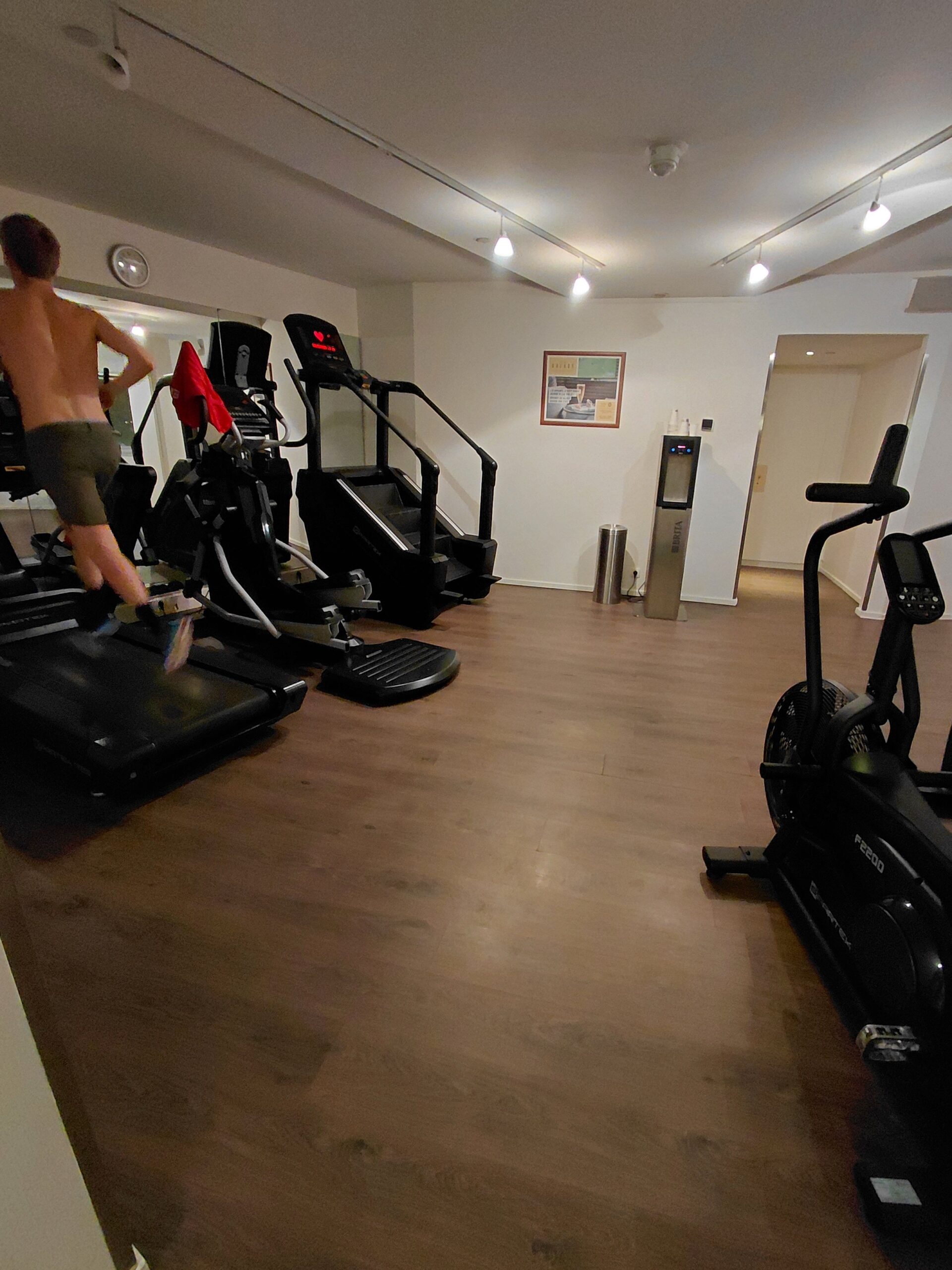 部屋に備えている様々な荷物