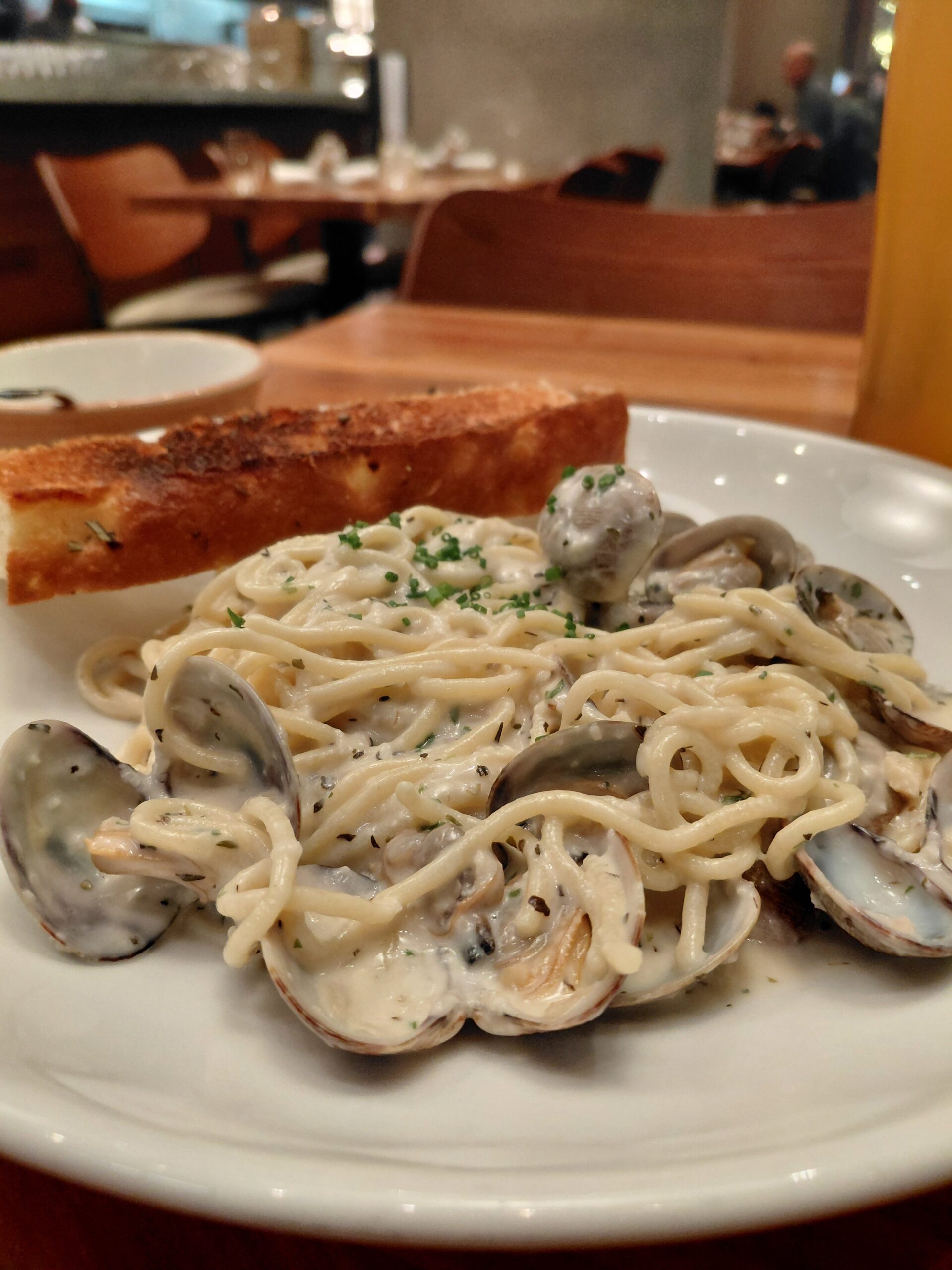 皿の上にあるパスタ