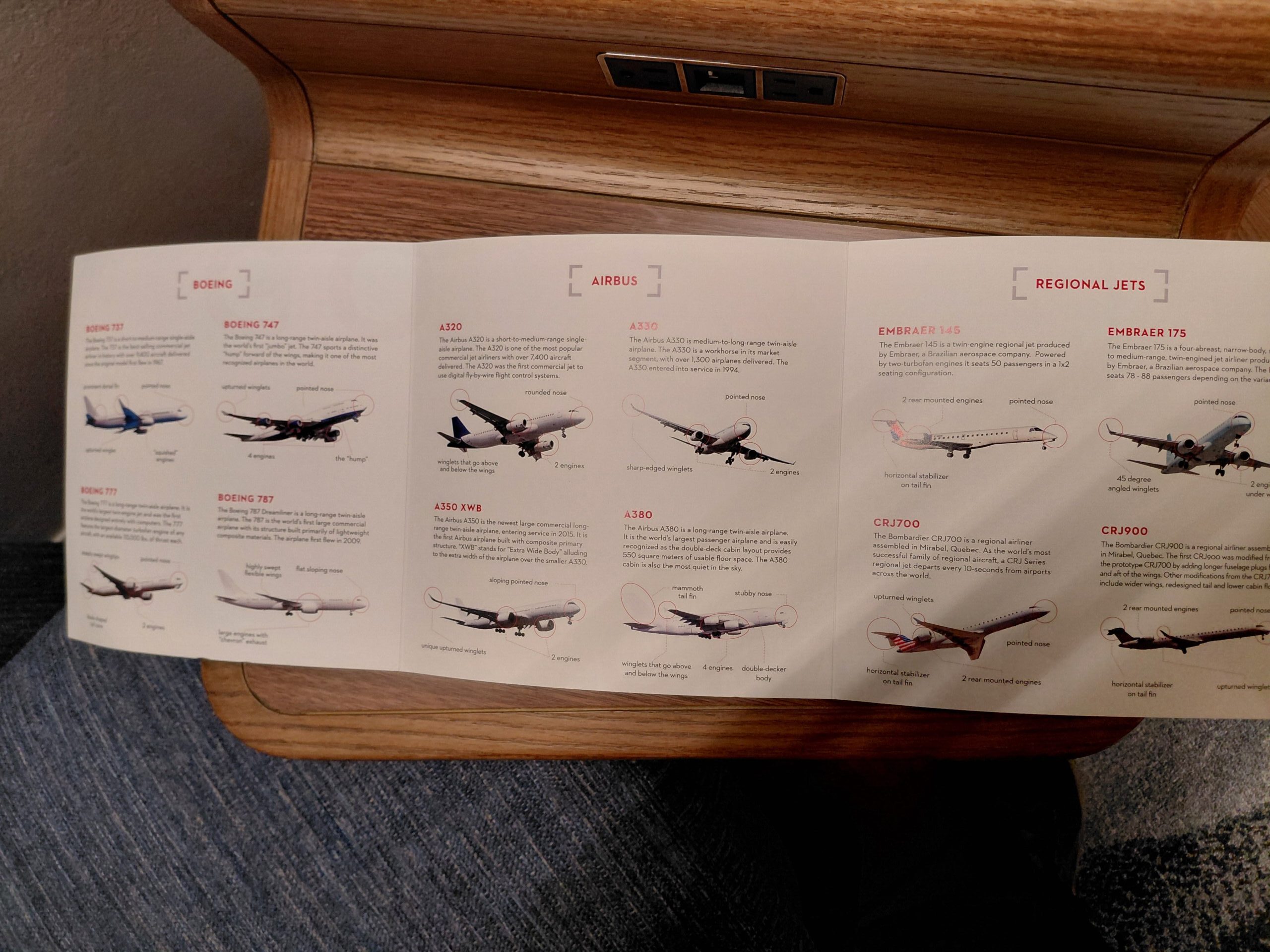 壁に貼られた紙