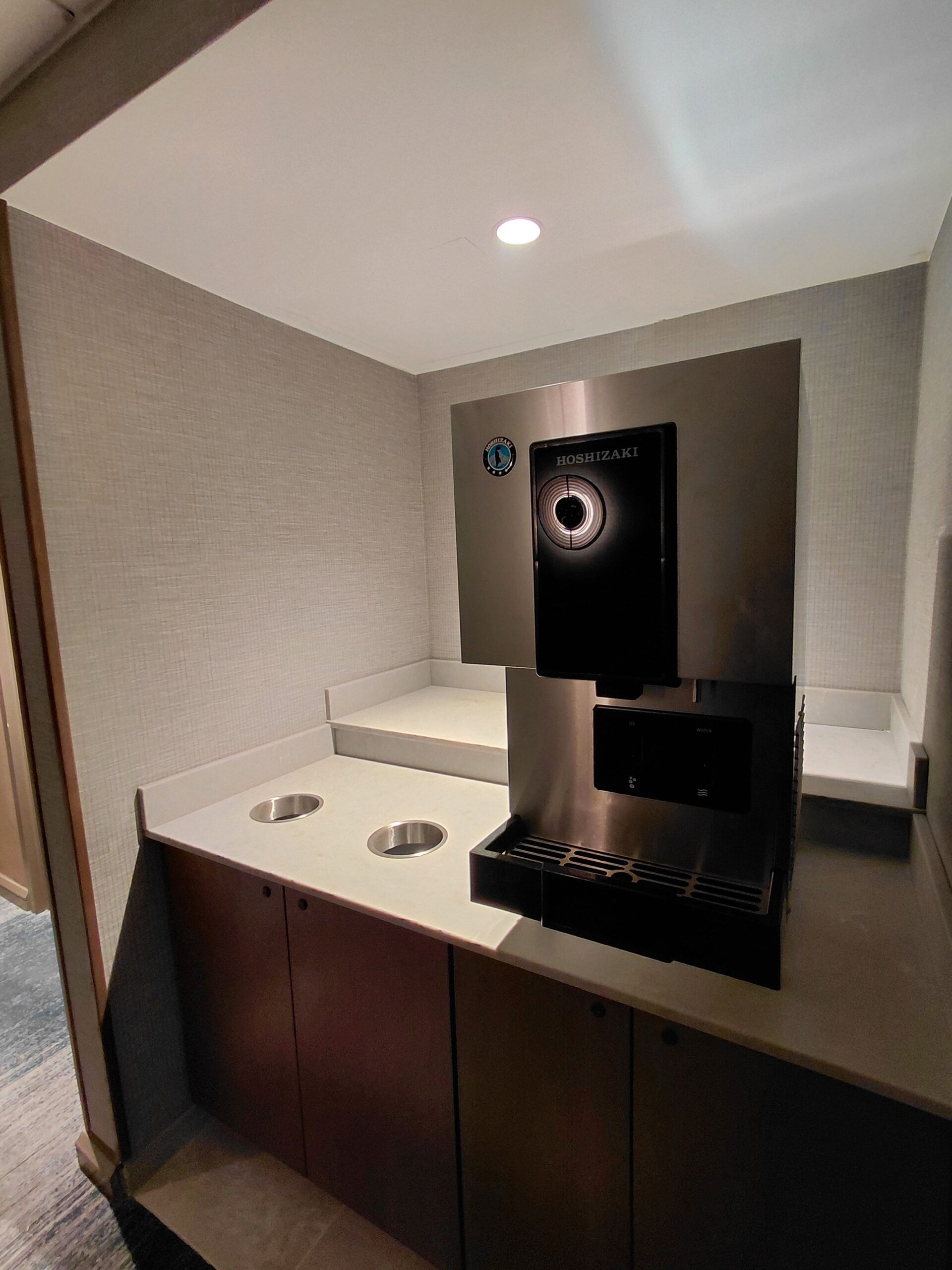 鏡のスピーカー