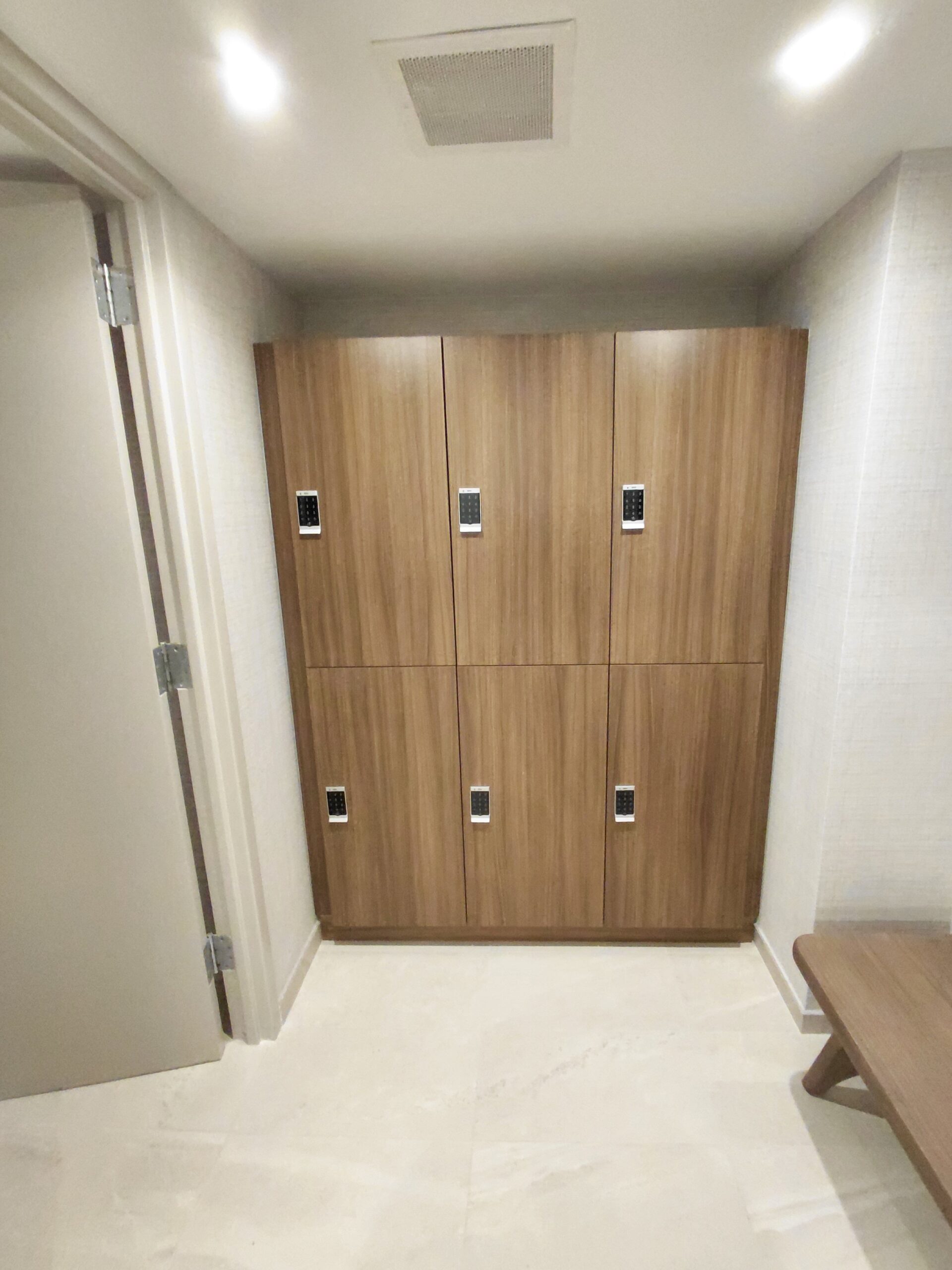 シャワールームがある