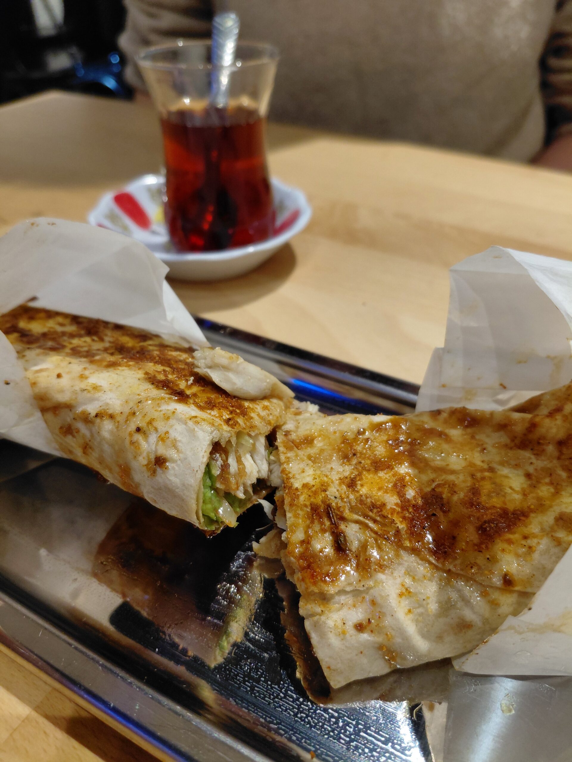 テーブルの上の食べ物