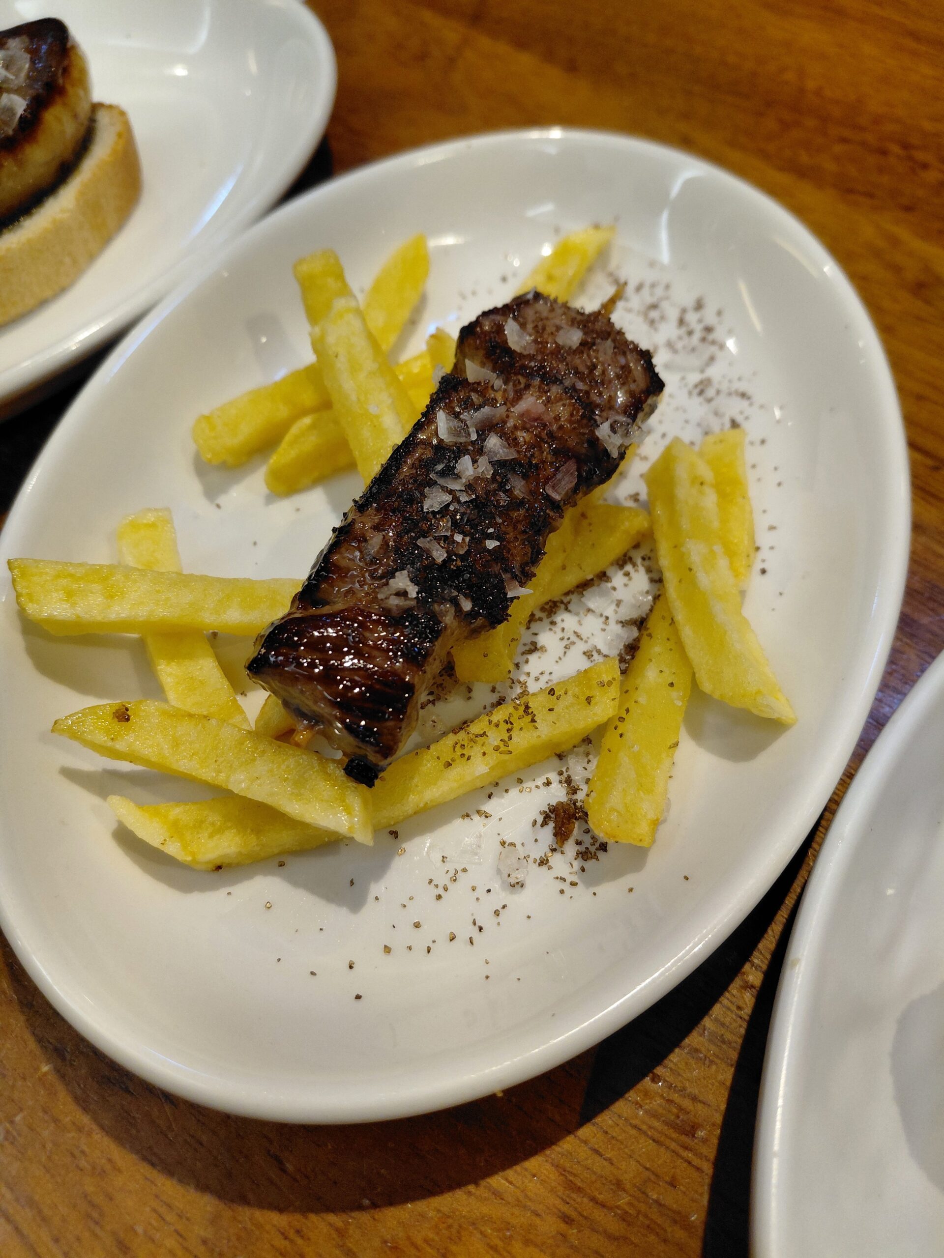 皿の上の食べ物