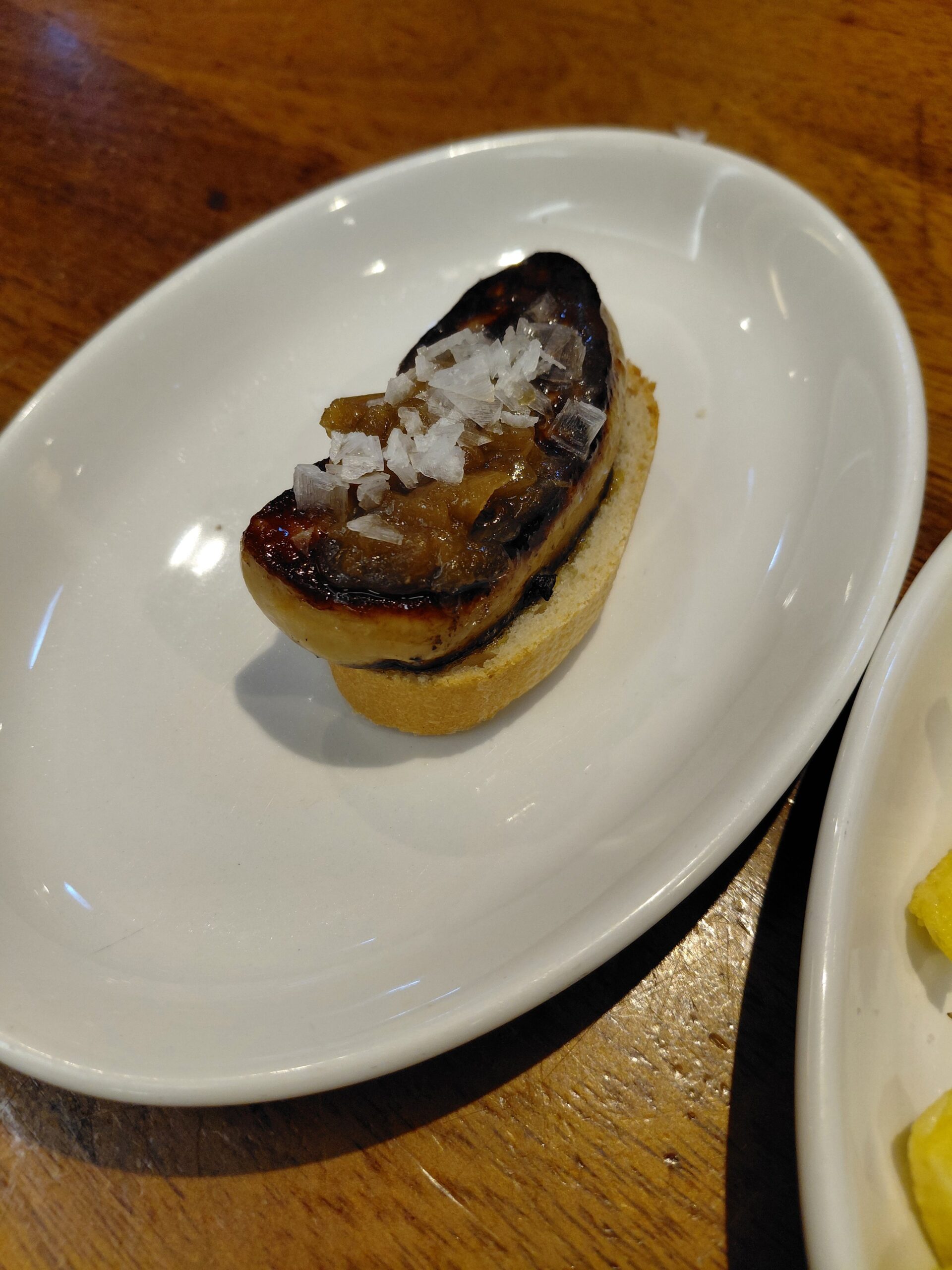 皿の上のデザート