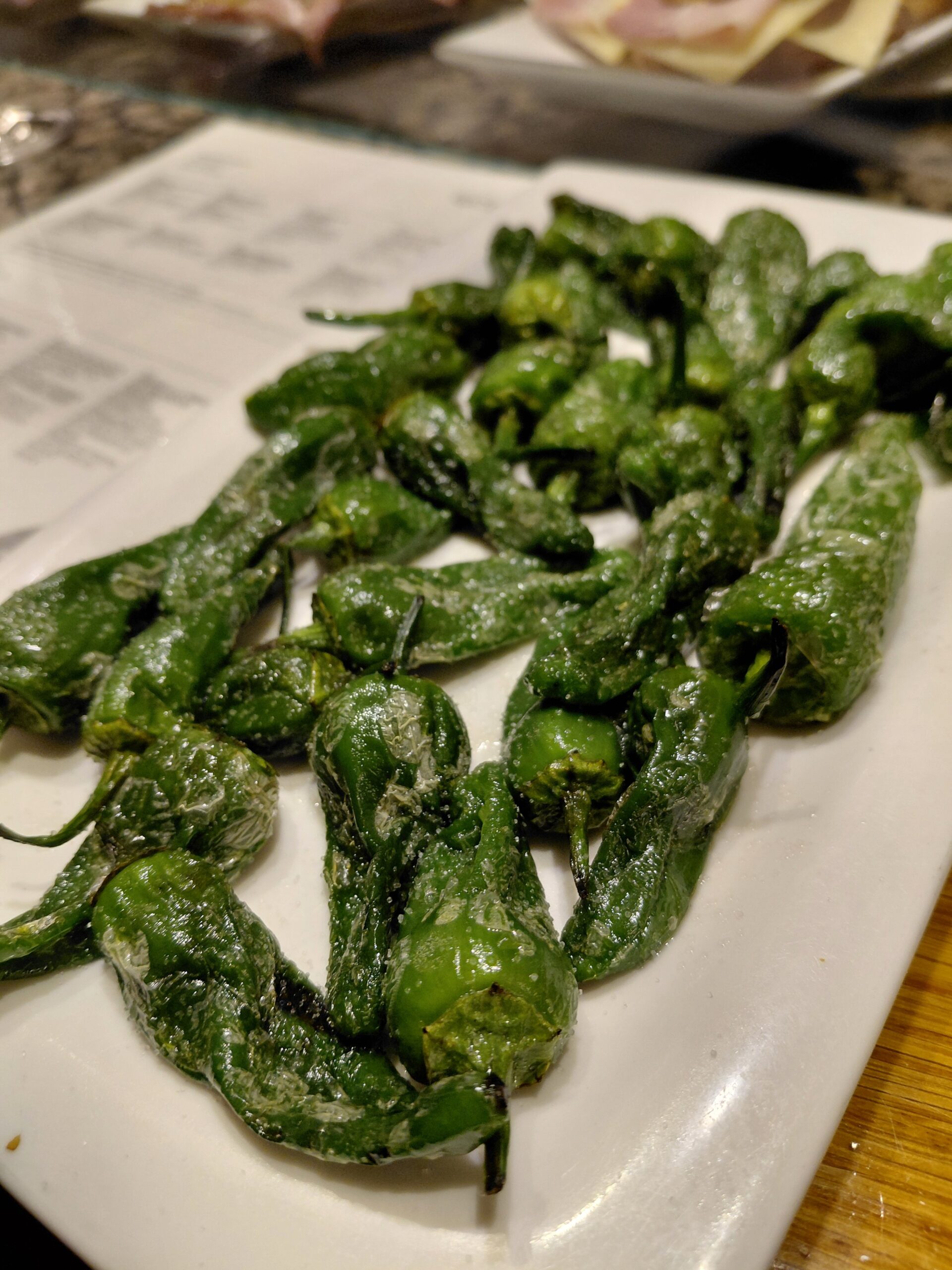 皿の上のブロッコリー