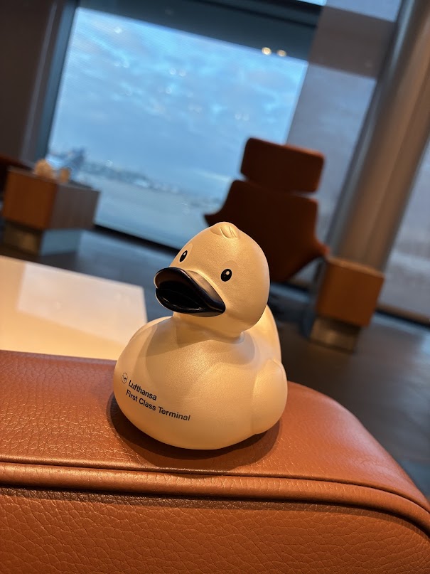 テーブルの上のリモコン